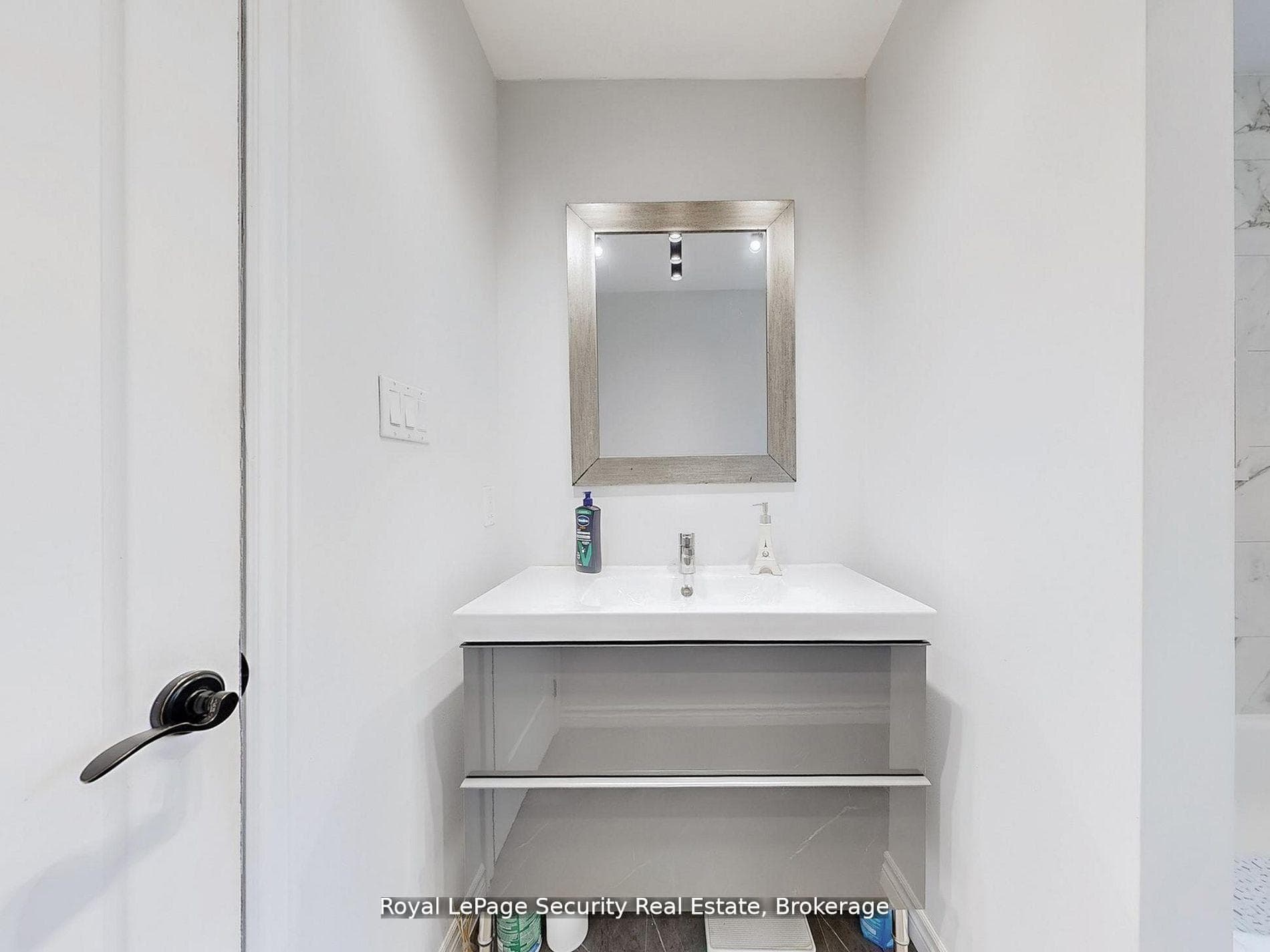 128 Daiseyfield Crescent photo 38