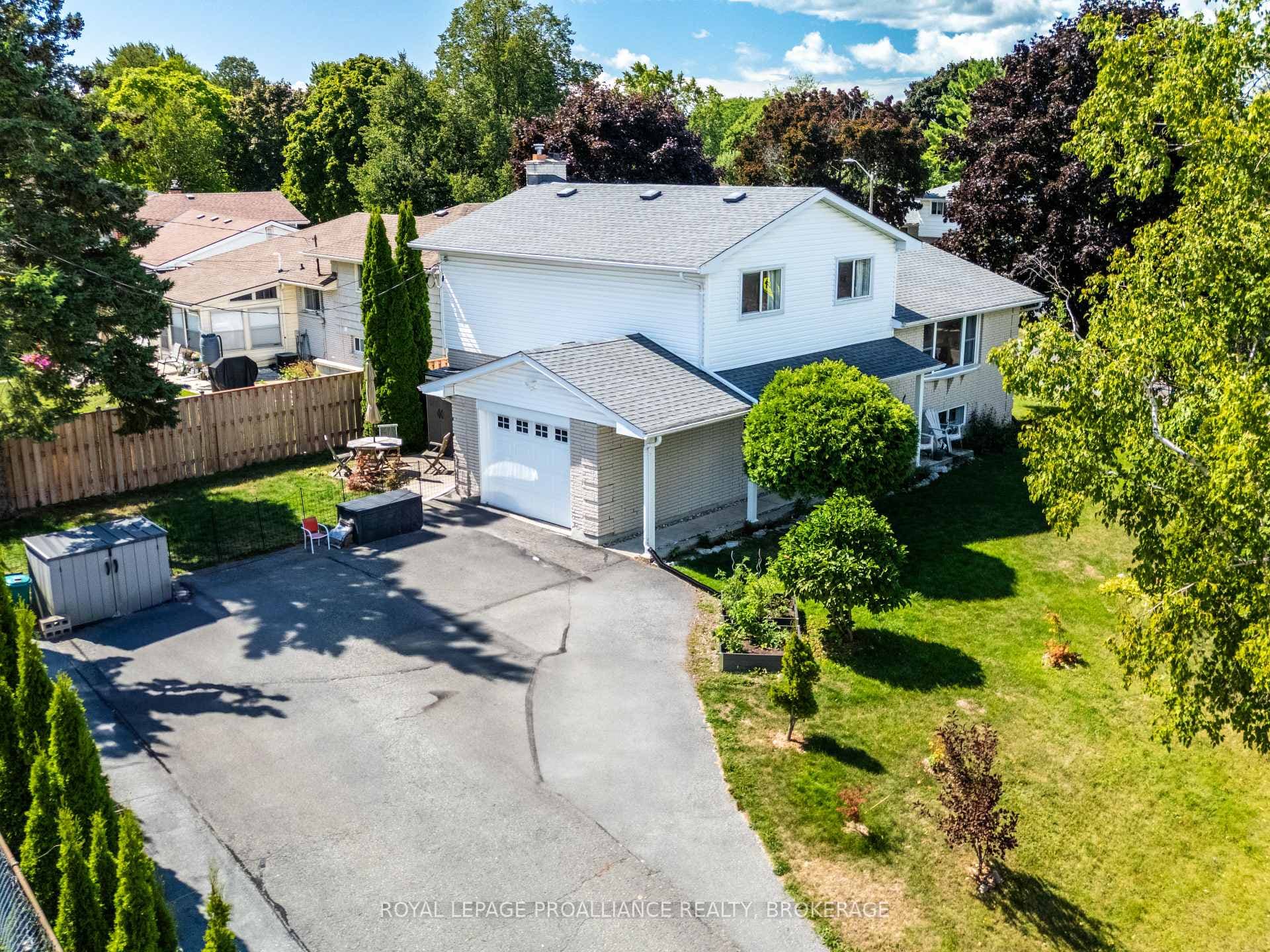 228 Robert Wallace Drive photo 3