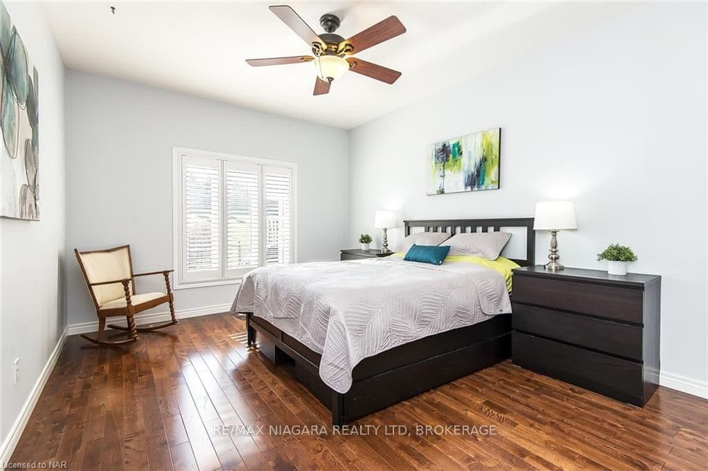 22 CONRAD Place photo 22