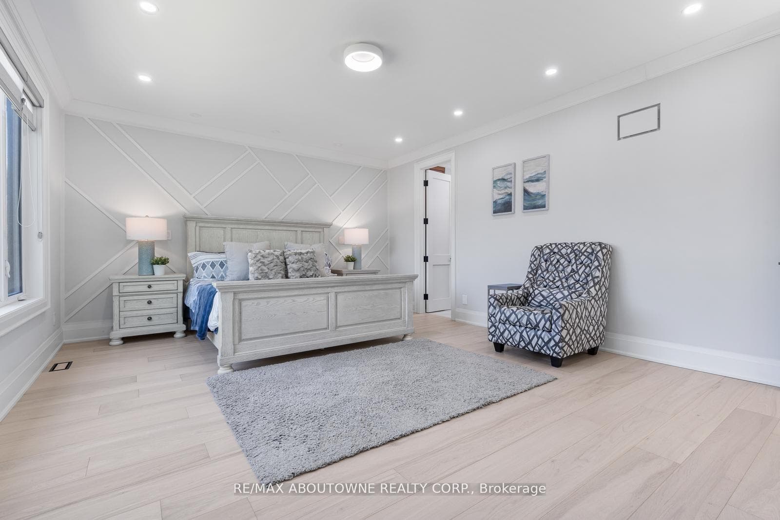 455 Samford Place photo 24