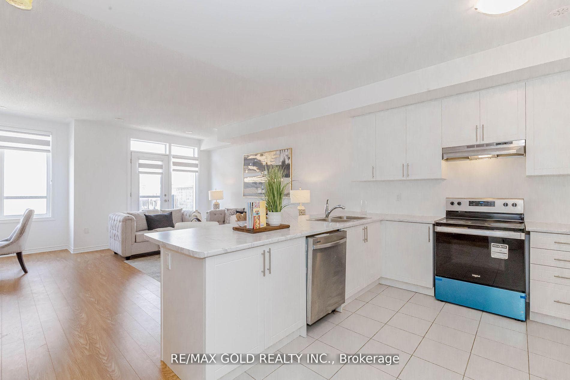 15 Tiveron Avenue photo 6