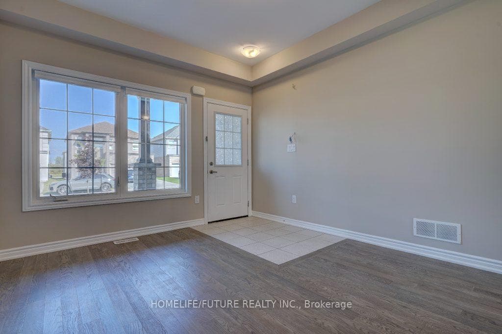 243 Bethune Avenue photo 4