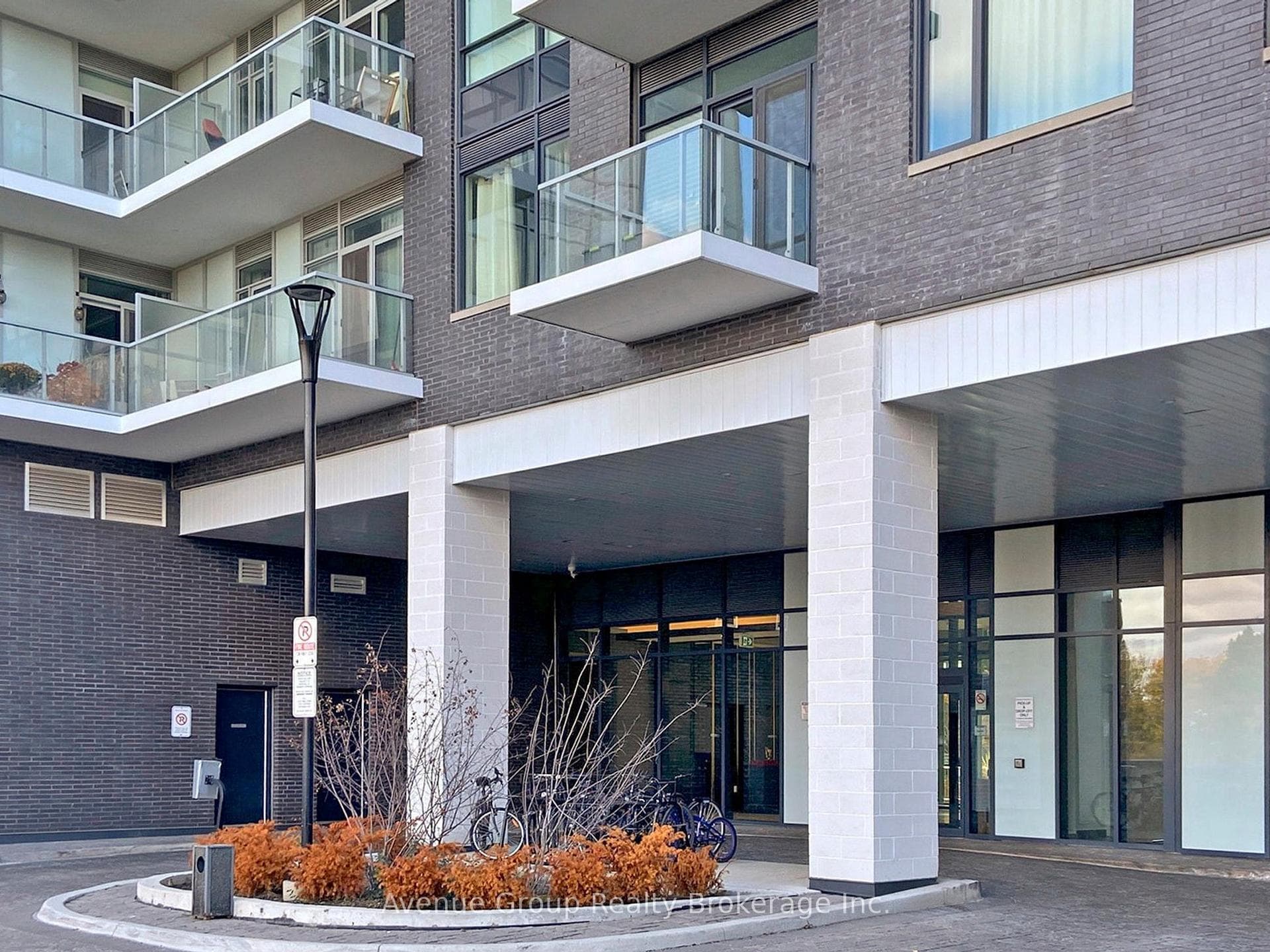 3220 Sheppard Avenue Unit 1007 photo 2