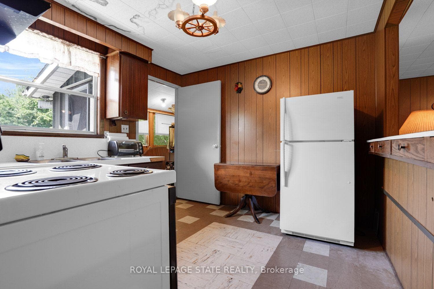 104 Farley Circle photo 8