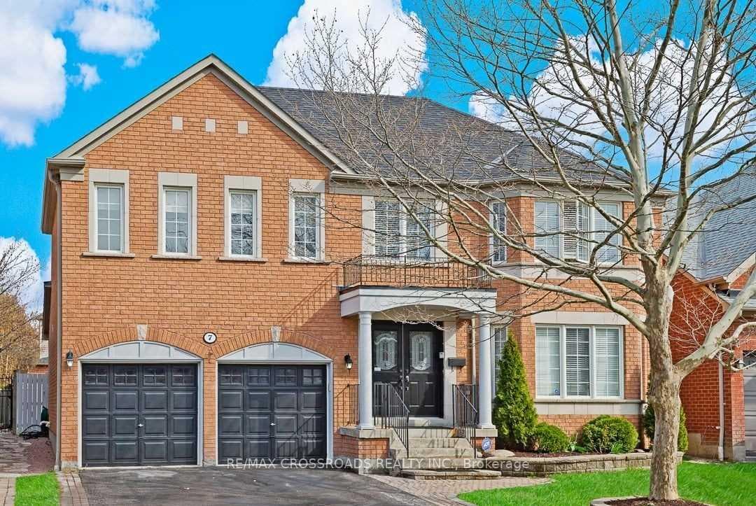7 McAlpine Avenue photo 1