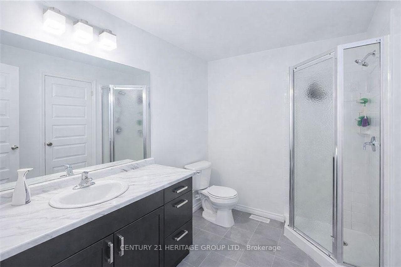 873 Silverfox Crescent photo 14