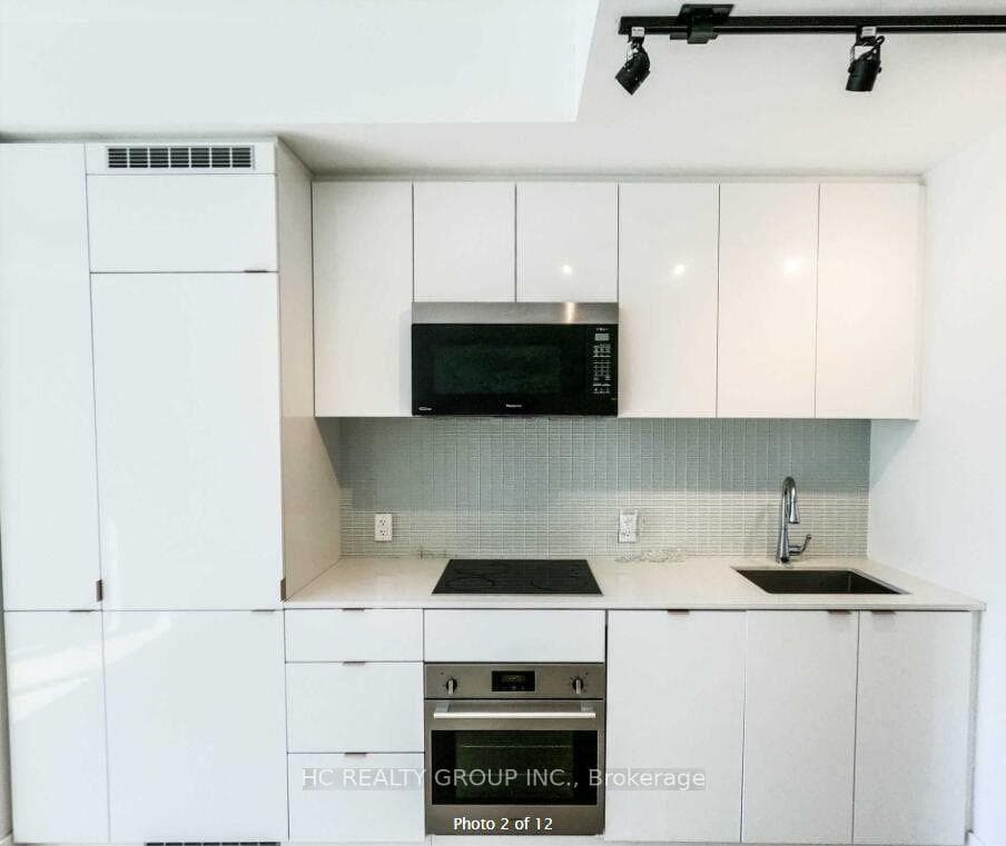 7 Grenville Street Unit 503 photo 4