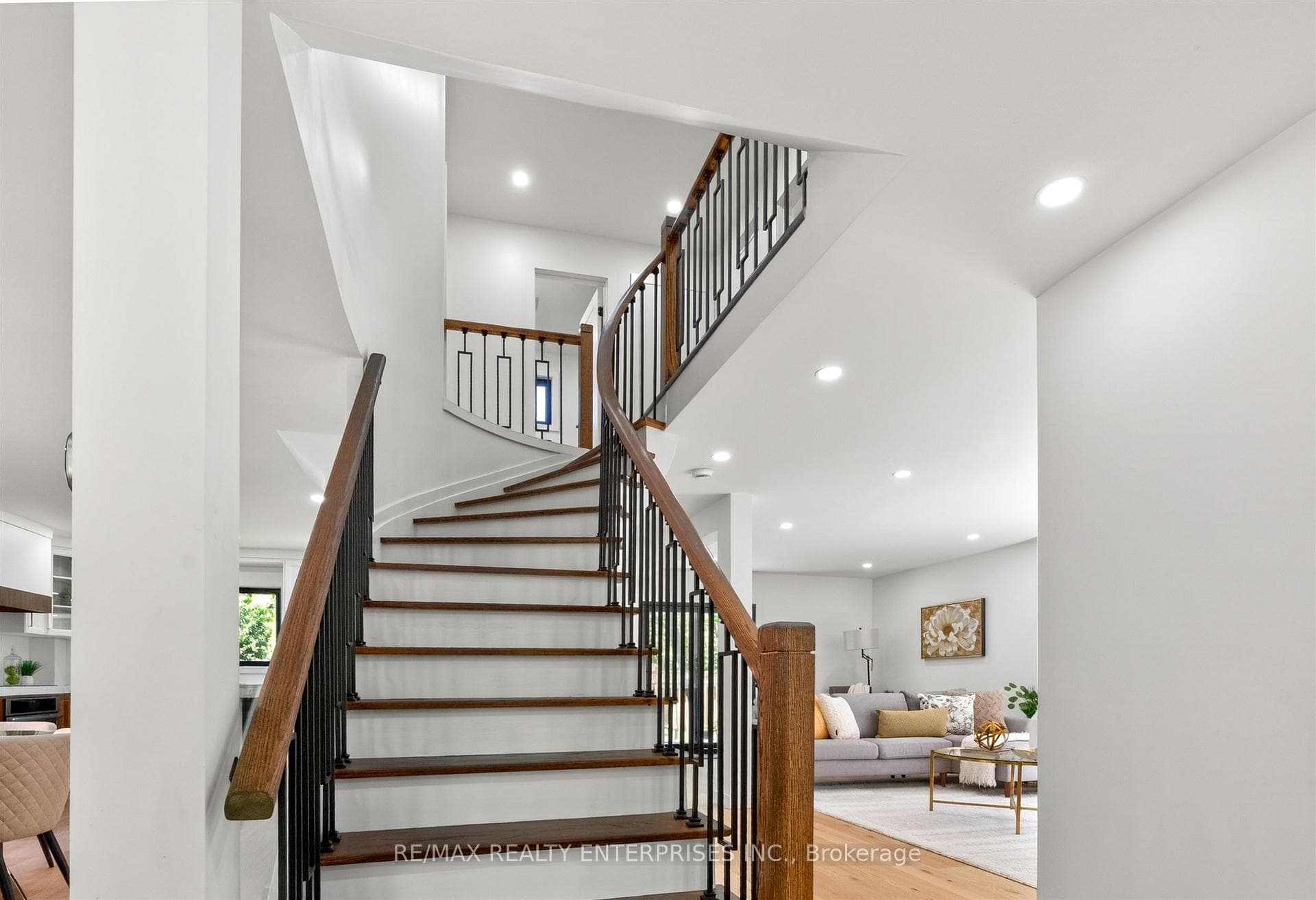 101 Waldie Road photo 20