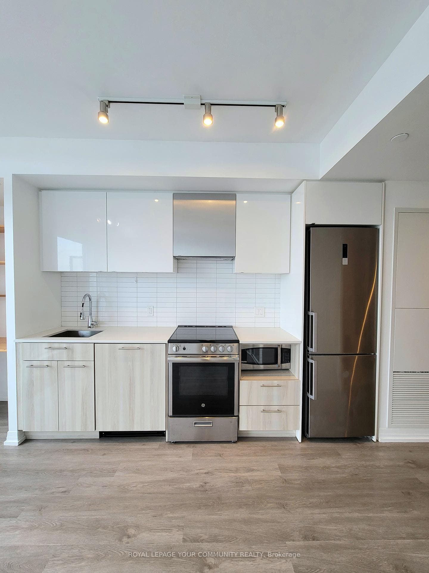 251 Jarvis Street Unit 1808 photo 5