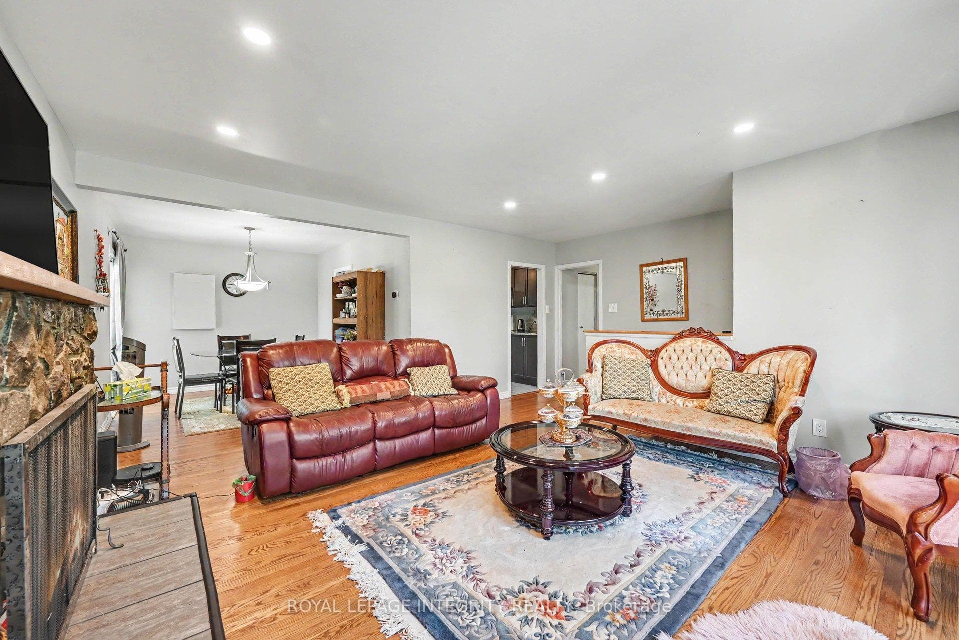 104 Viewmount Drive photo 6