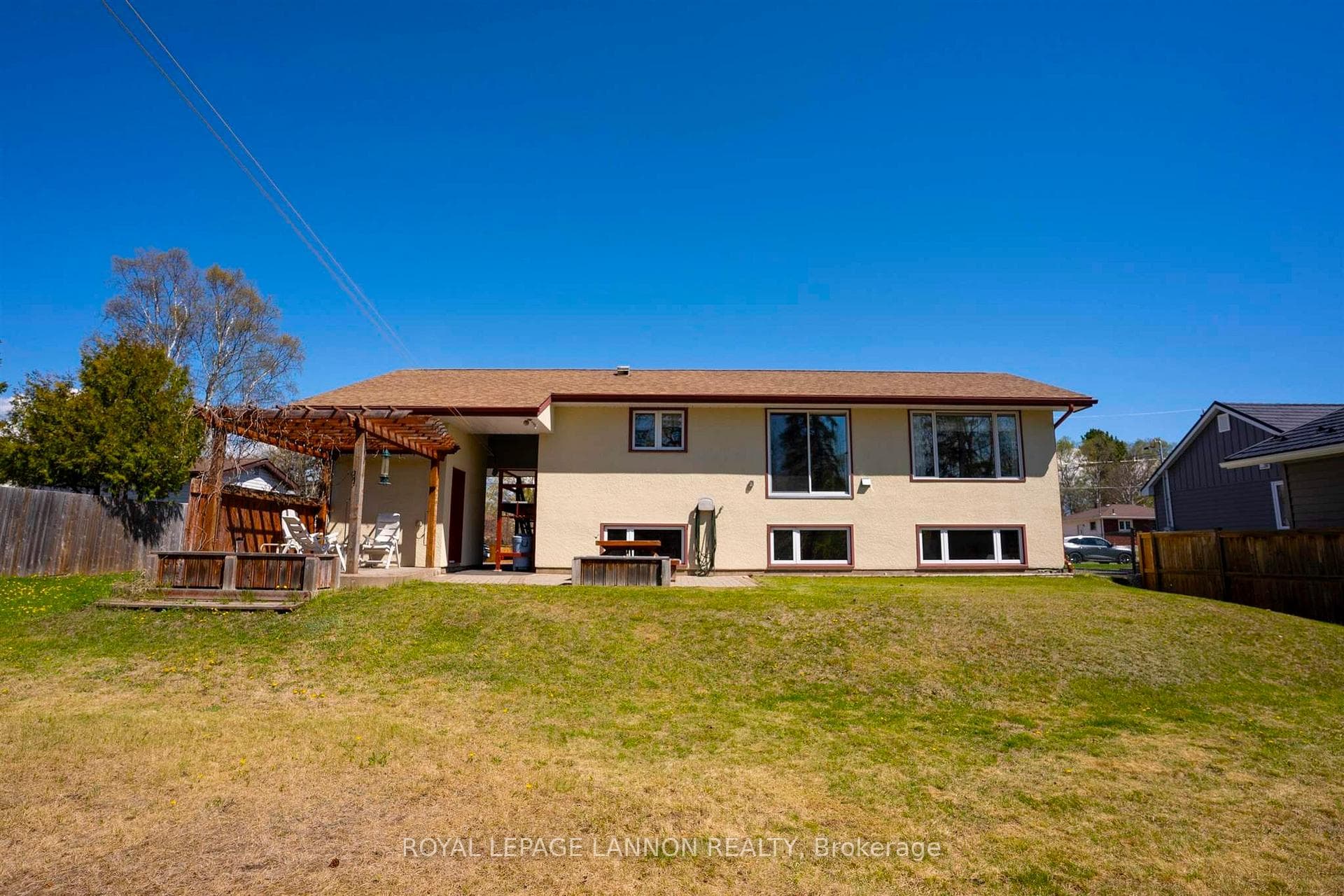429 Elliott Street photo 47