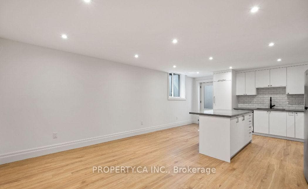 119 Invermay Avenue photo 4