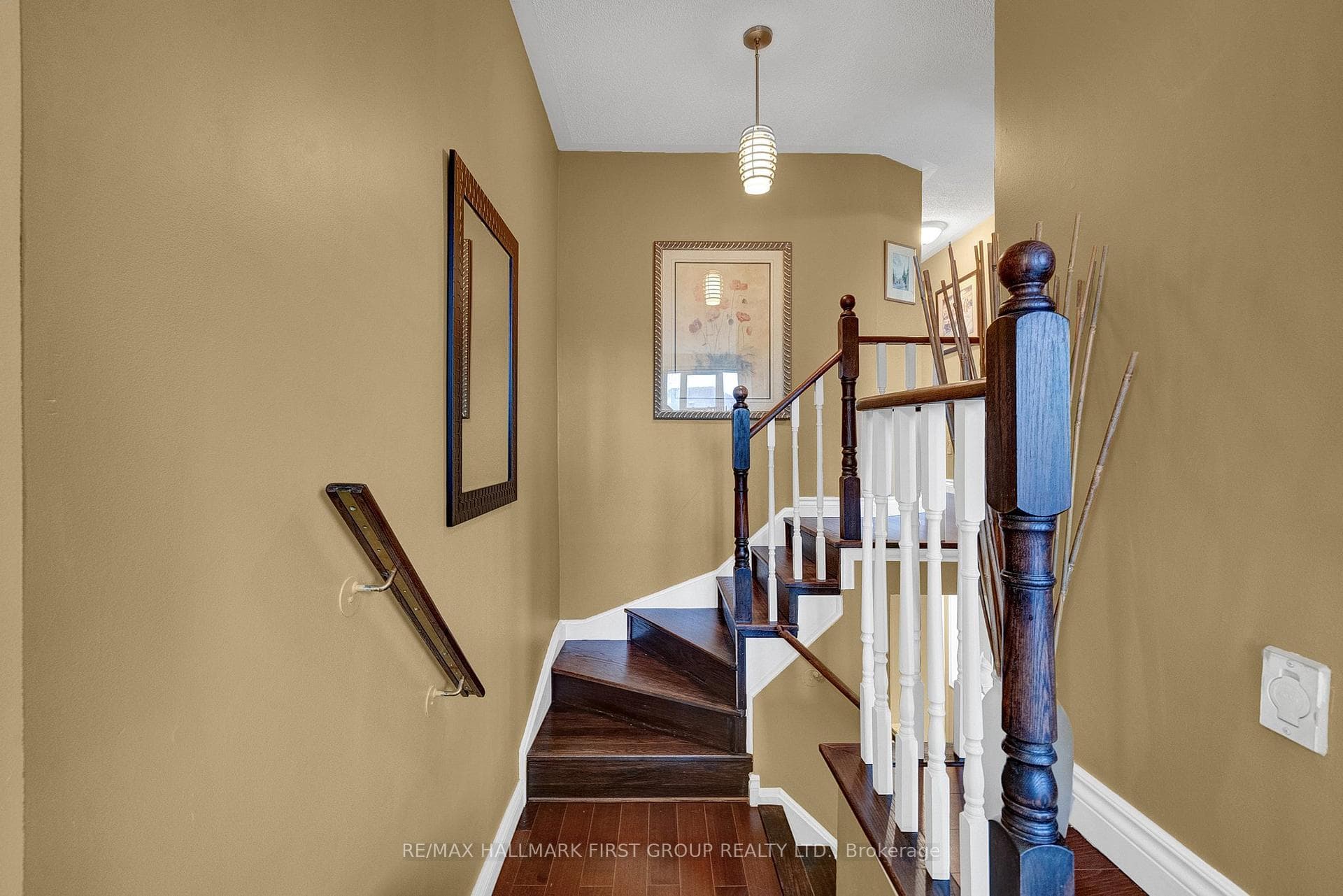 2042 Blue Ridge Crescent photo 23