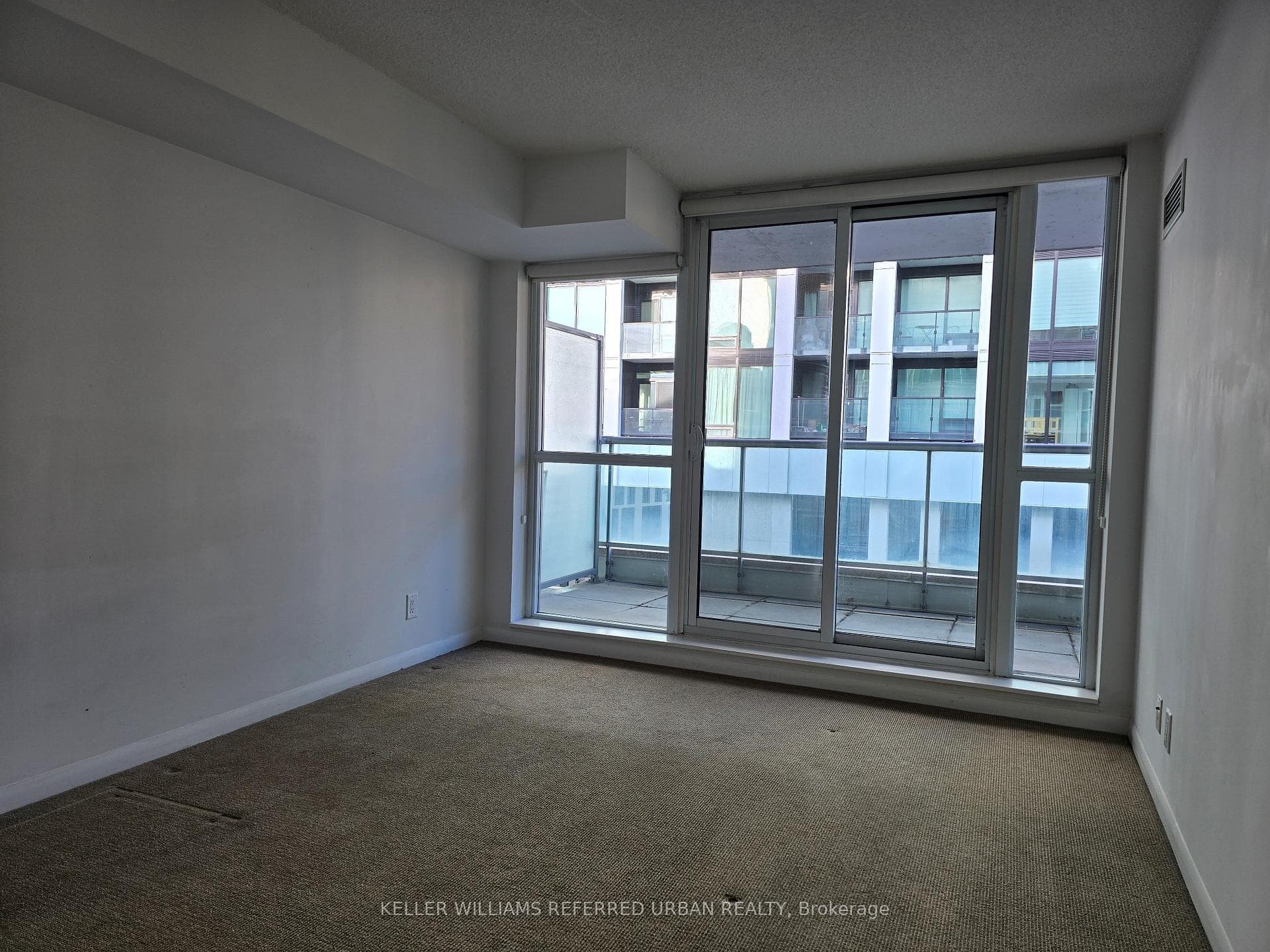 96 St Patrick Street Unit 1605 photo 8