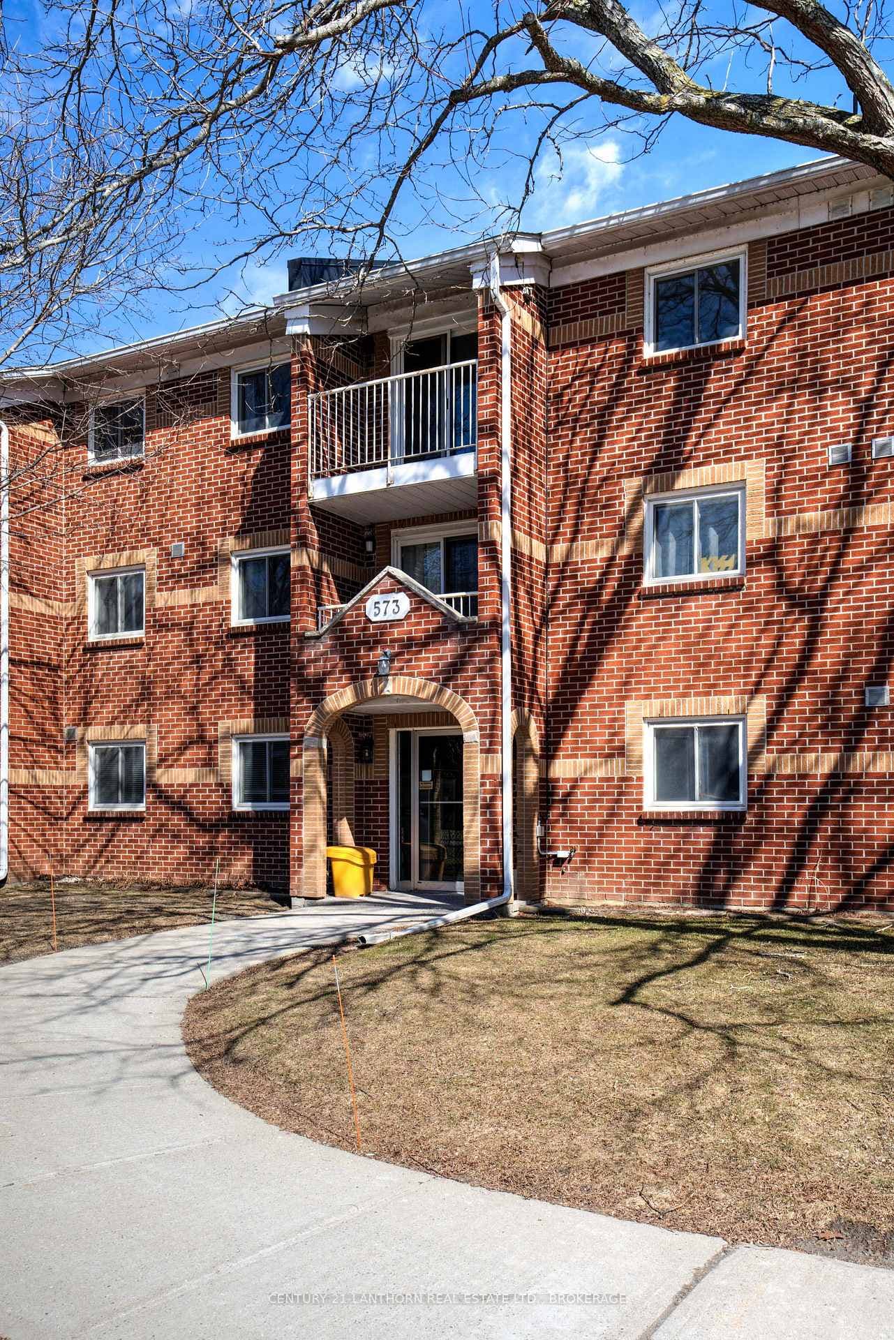 573 Armstrong Road Unit 307 photo 5