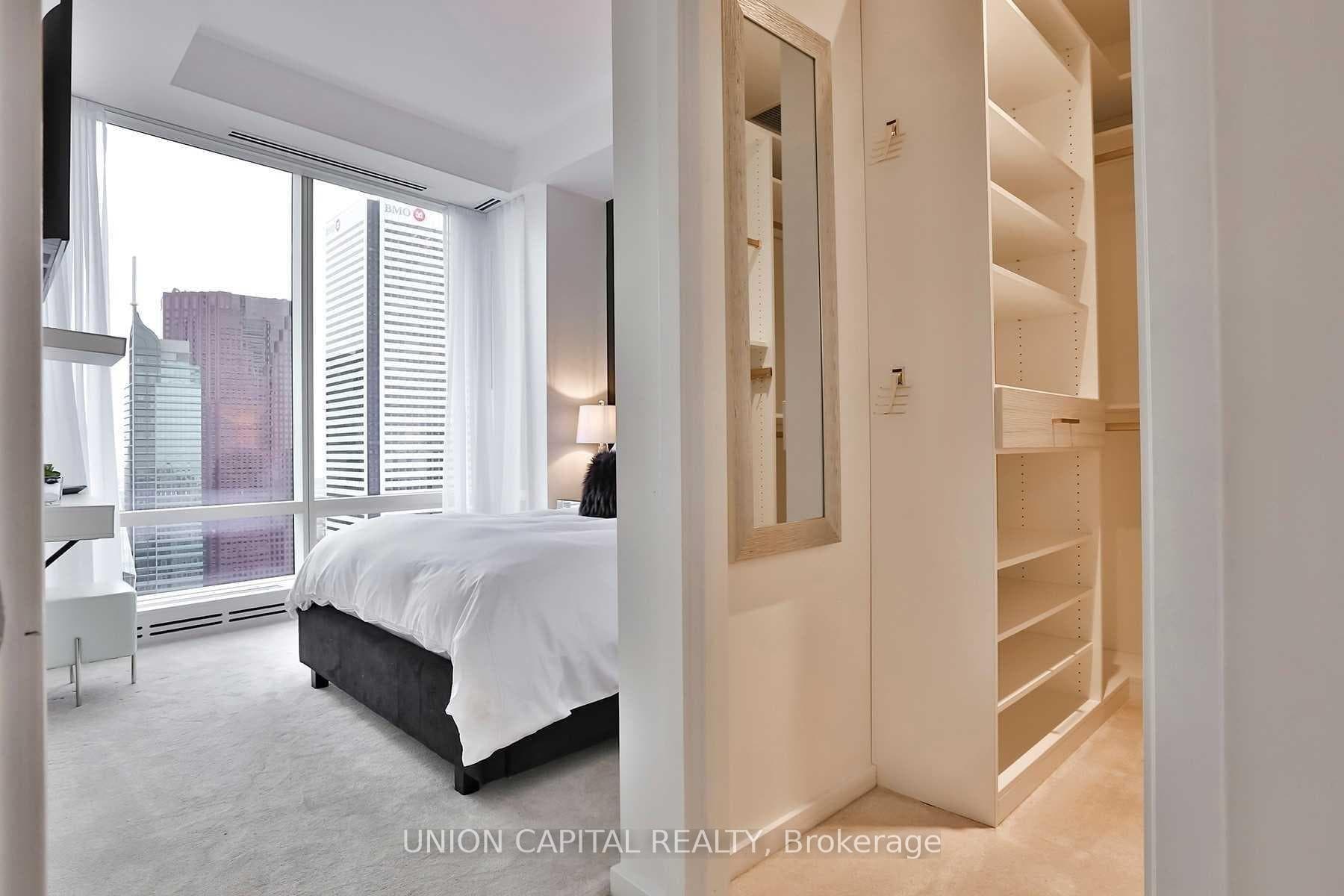 180 University Avenue Unit 5805 photo 17