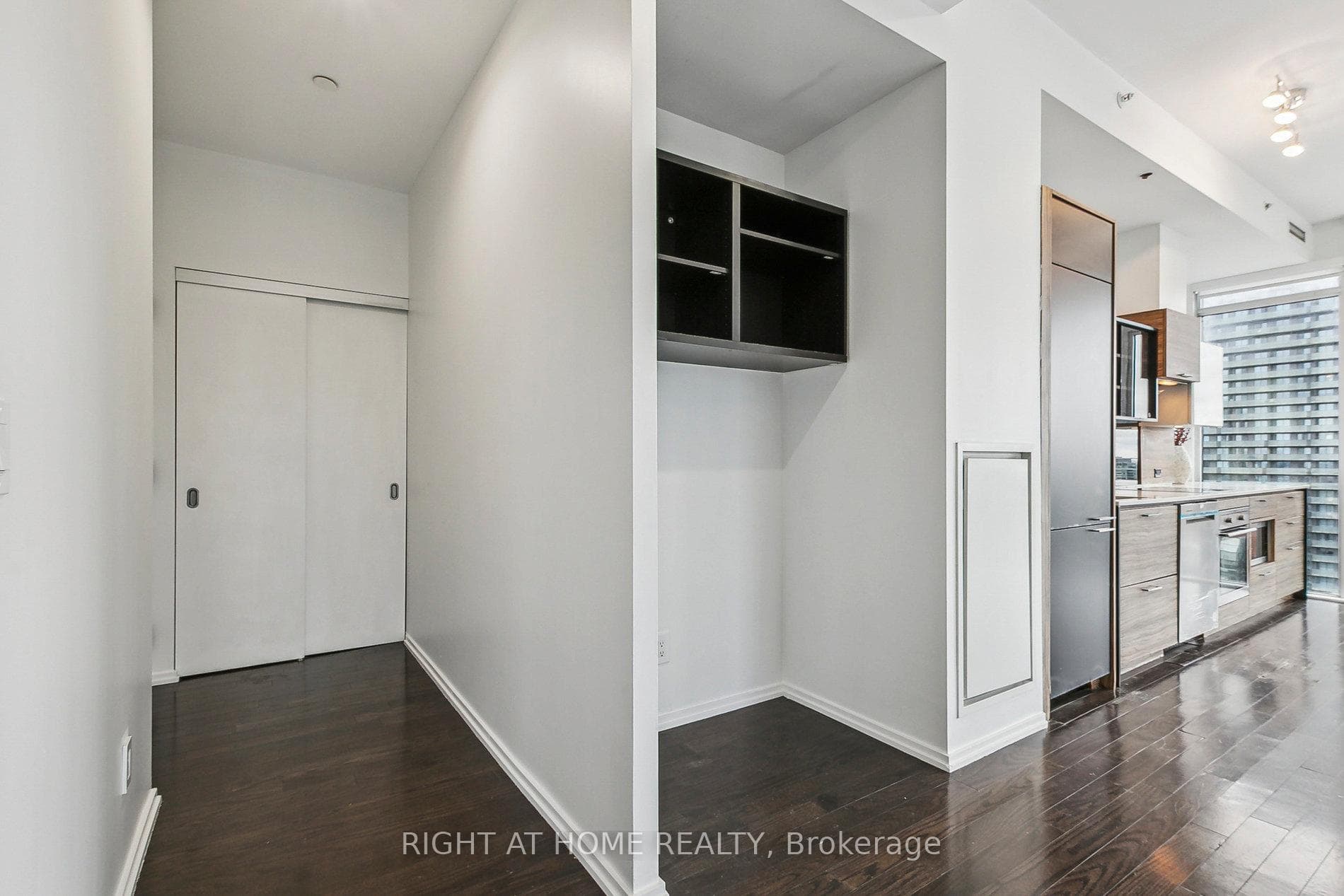 75 St Nicholas Street Unit 3506 photo 5