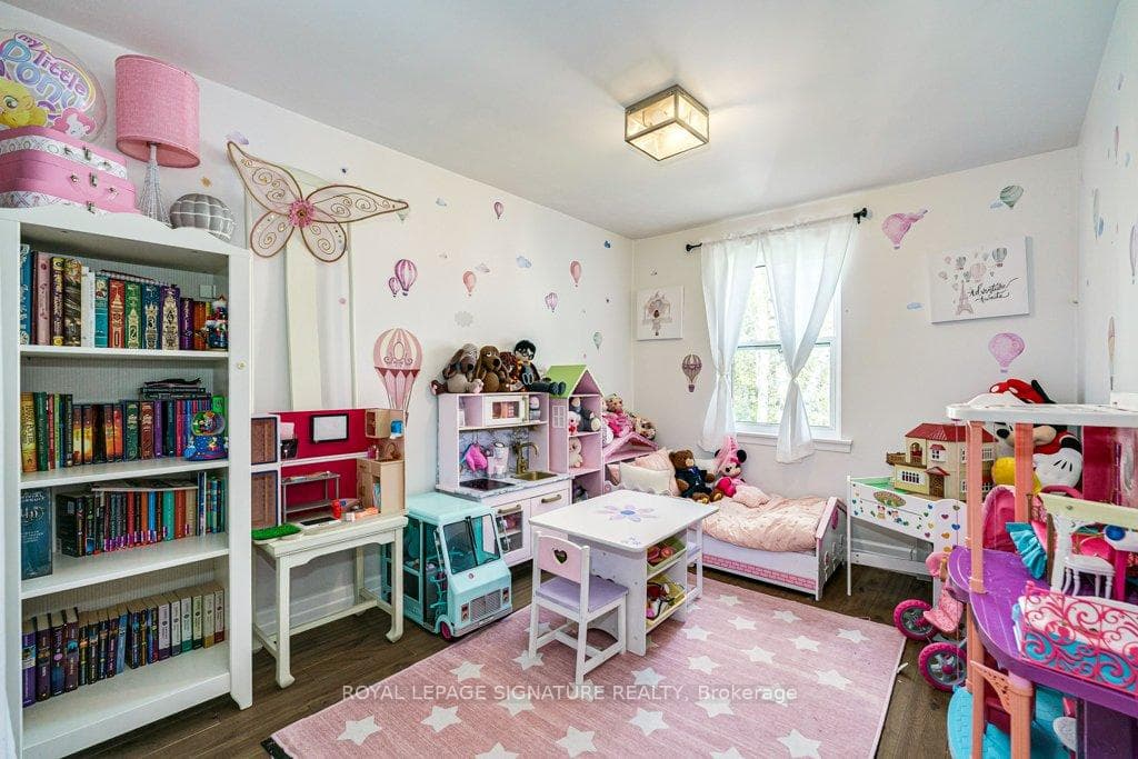 1836 John Street photo 12