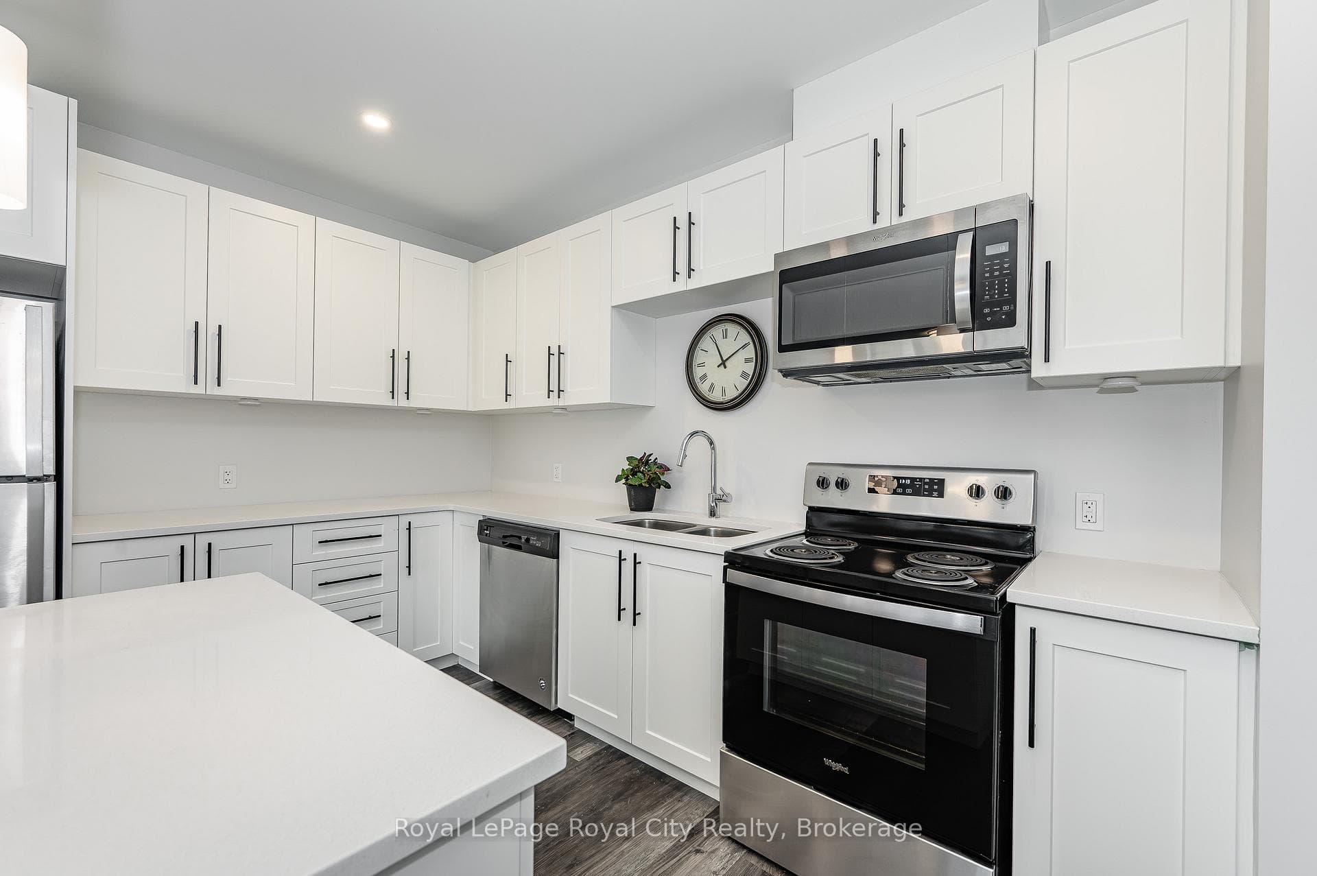 332 Gosling Gardens Unit 205 photo 10