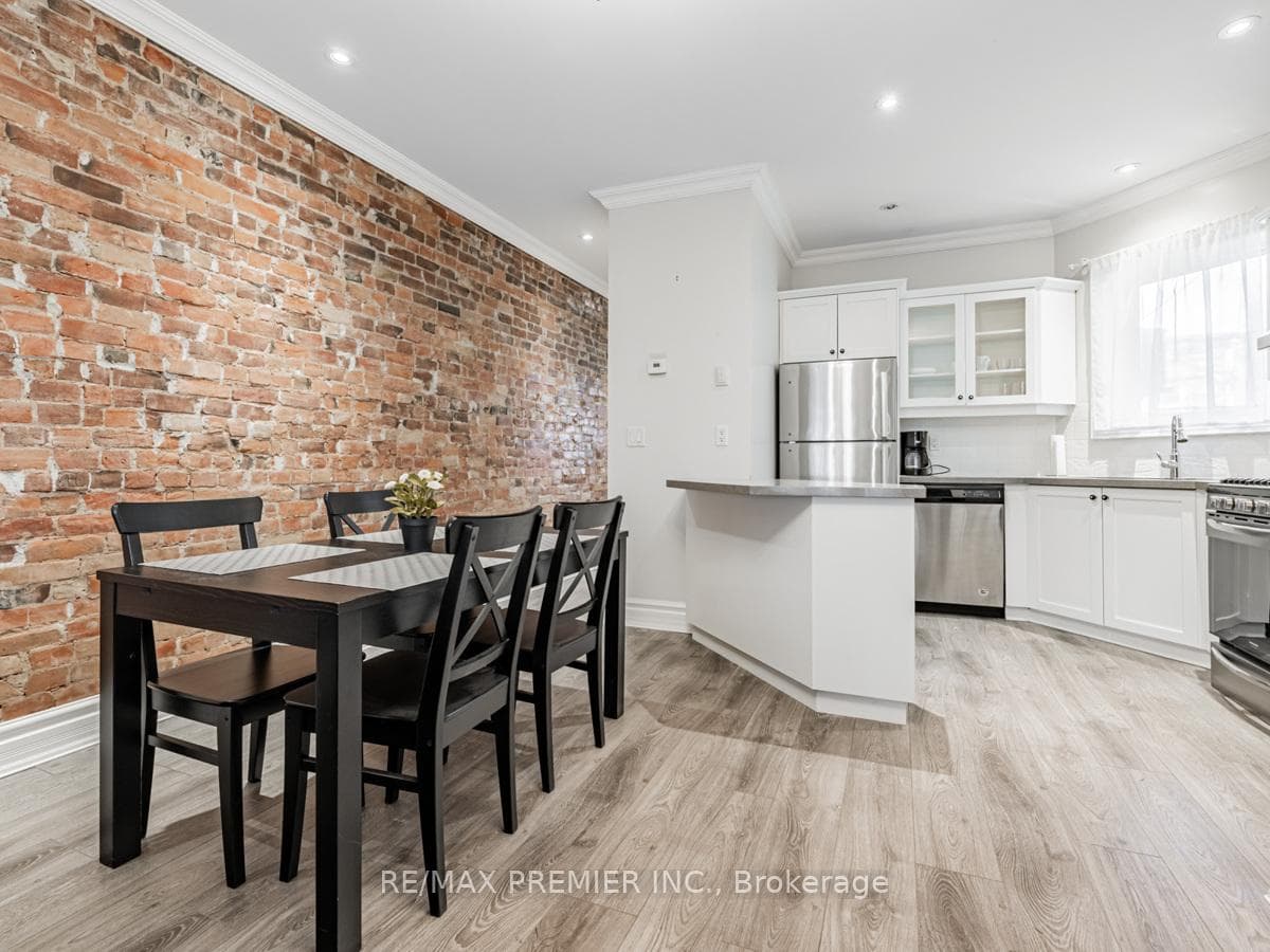10 St Annes Road Unit Main photo 6