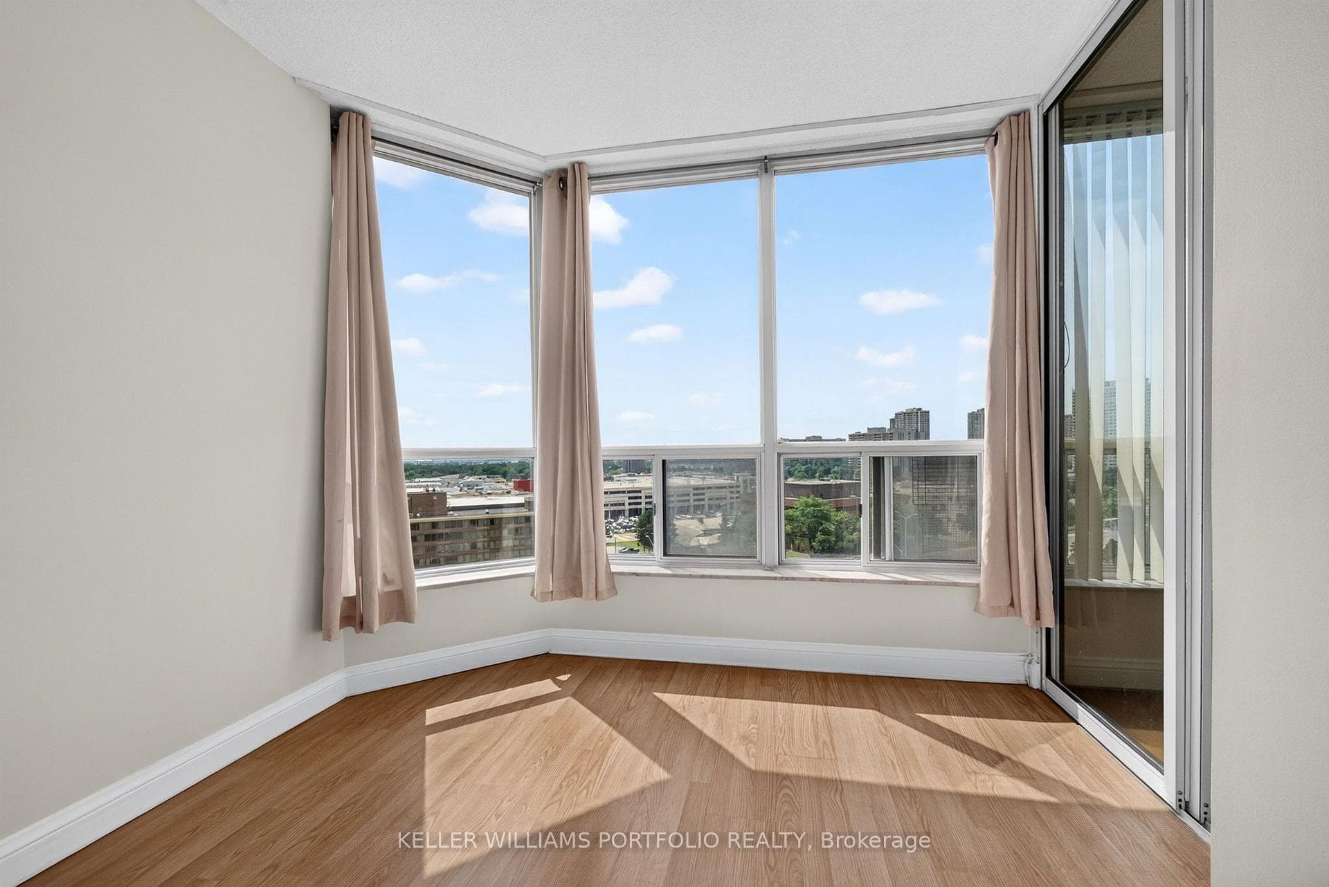 24 Hanover Road Unit 1008 photo 32