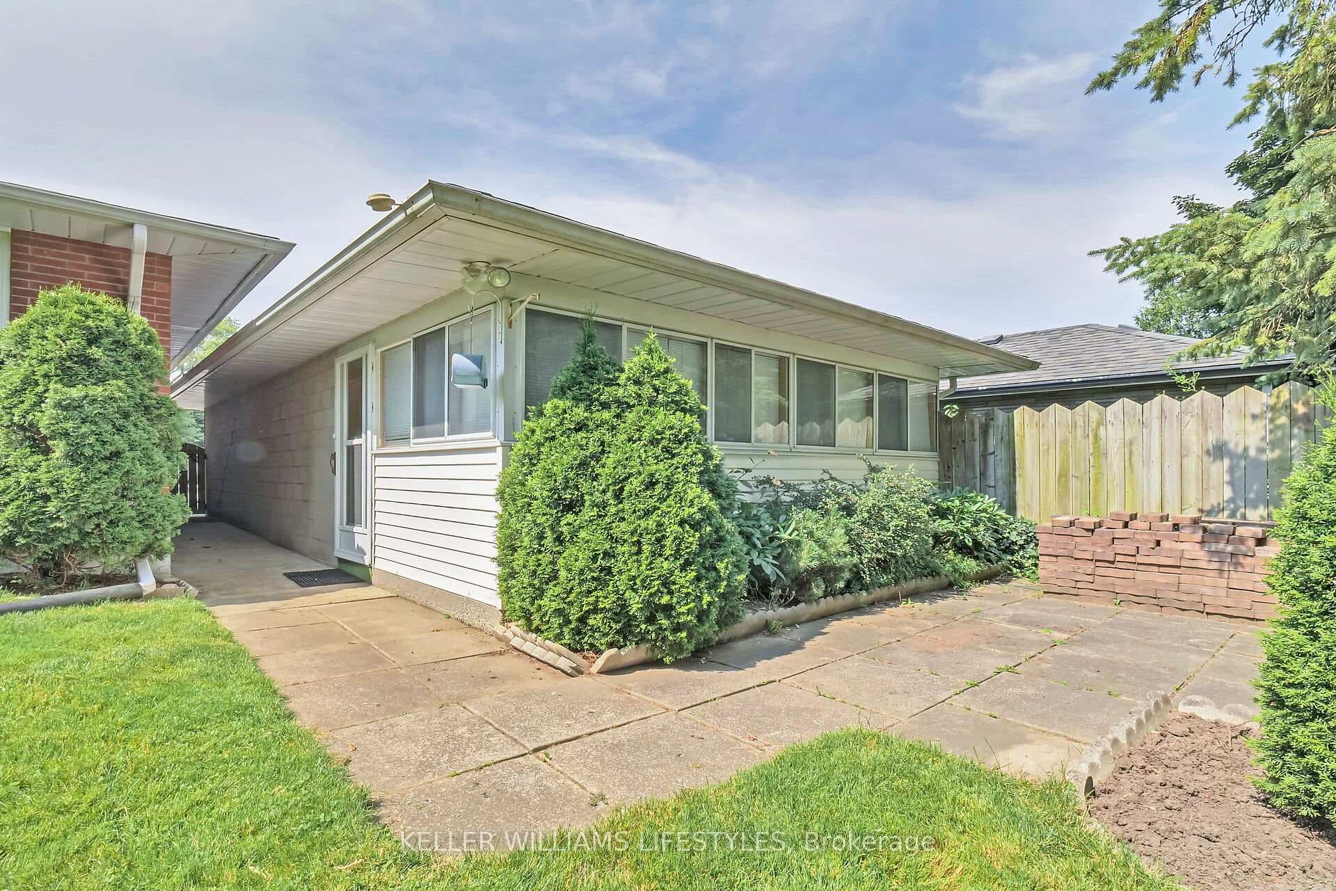 1569 Dale Street photo 32