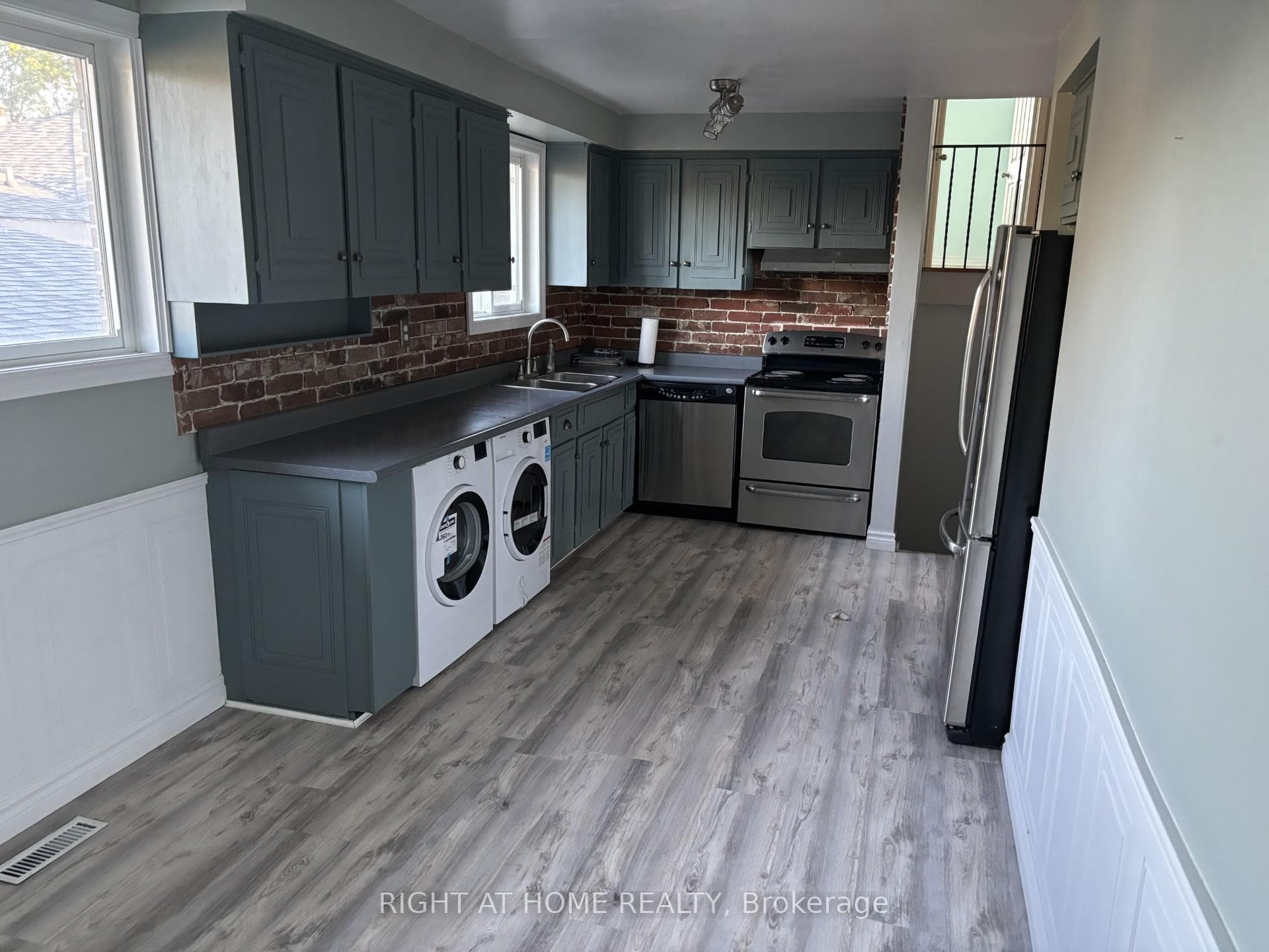 3370 Cedar Creek Drive photo 2