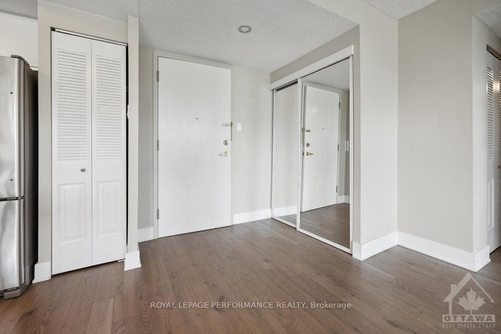 2760 CAROUSEL Crescent Unit 205 photo 4