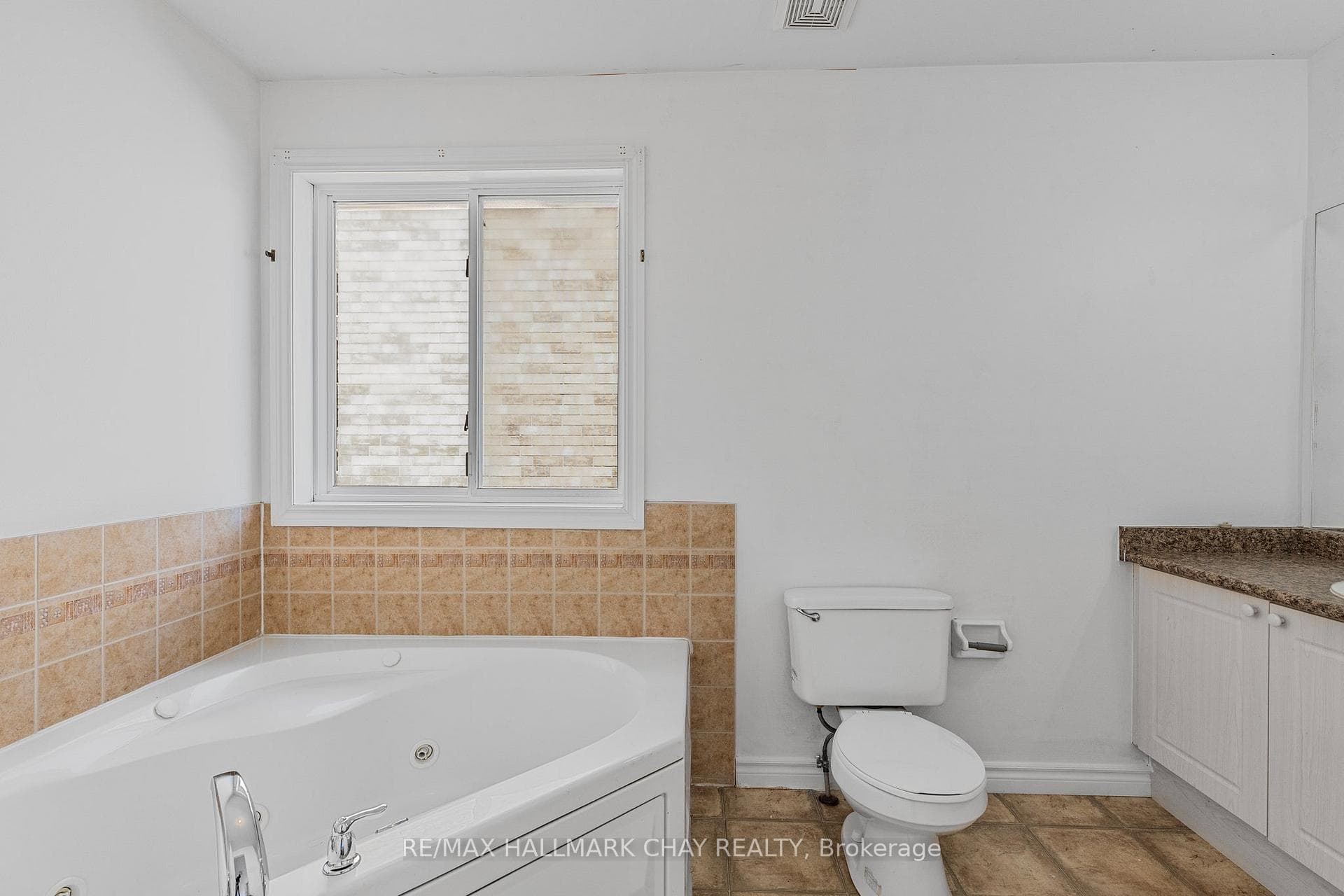 15 Fenchurch Manor photo 10