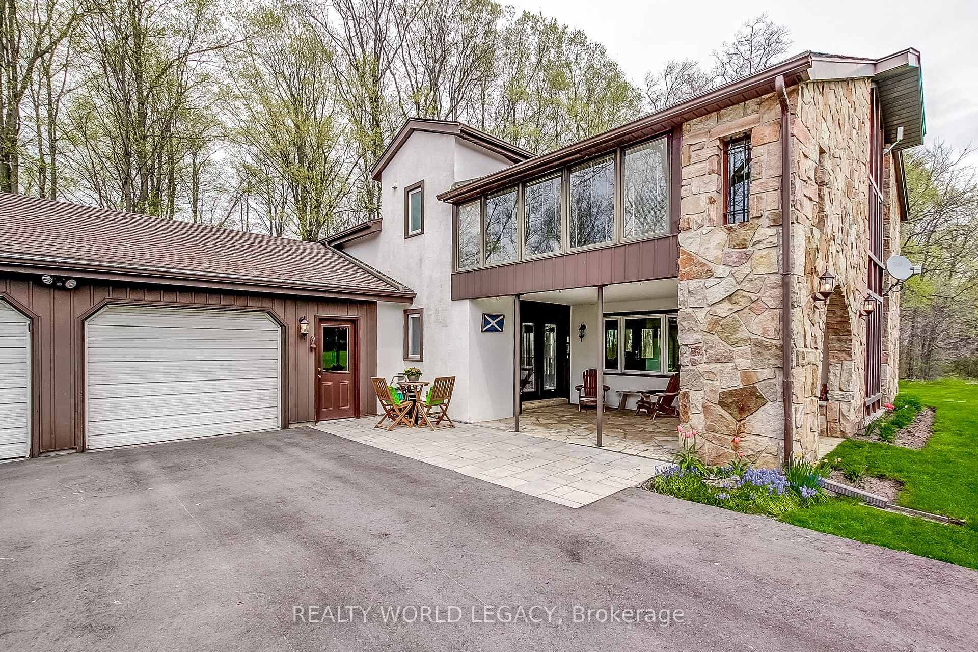 2236 Centre Road photo 38