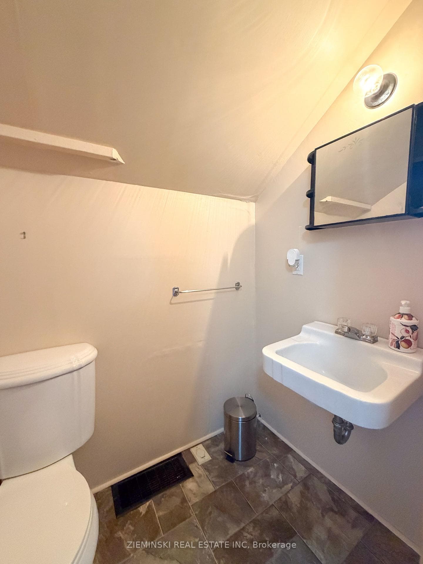 508 Marion Street photo 21