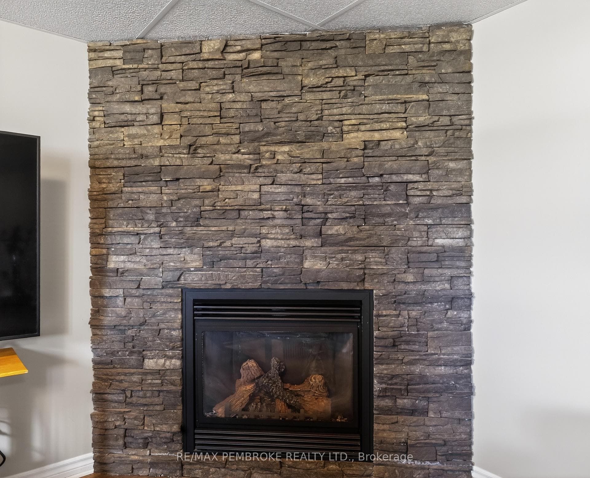 61 Oak Avenue photo 32