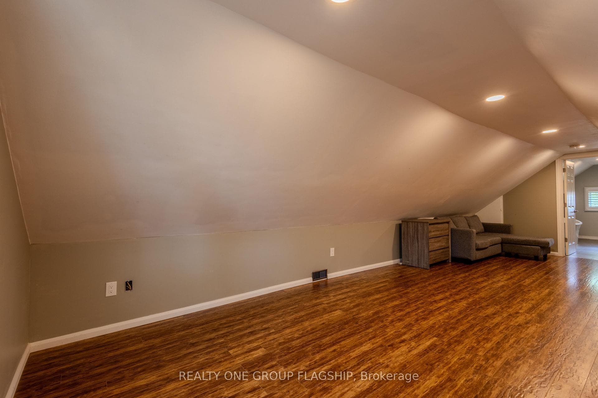 4774 THIRD Avenue photo 21