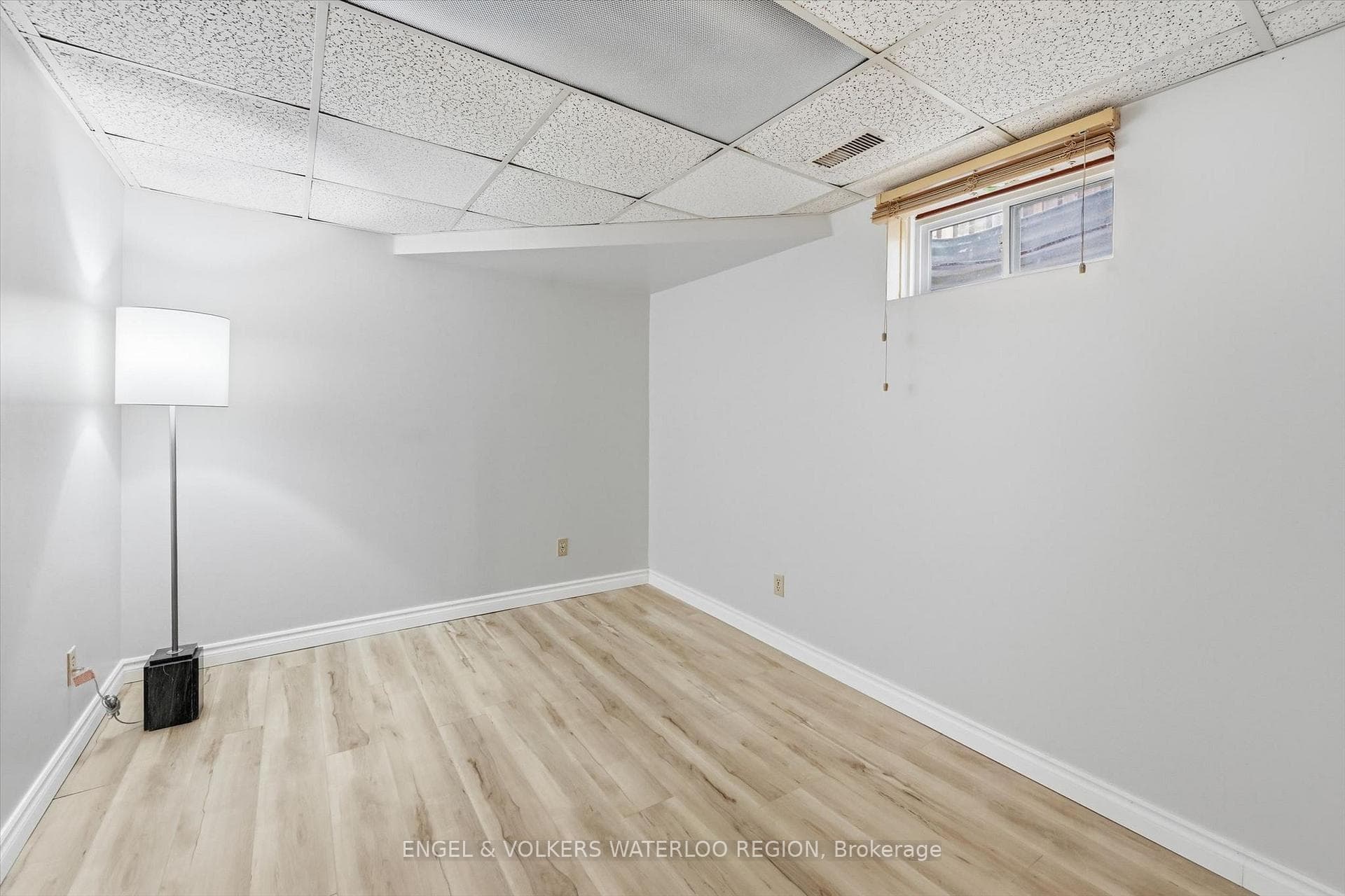 18 Regal Drive photo 40