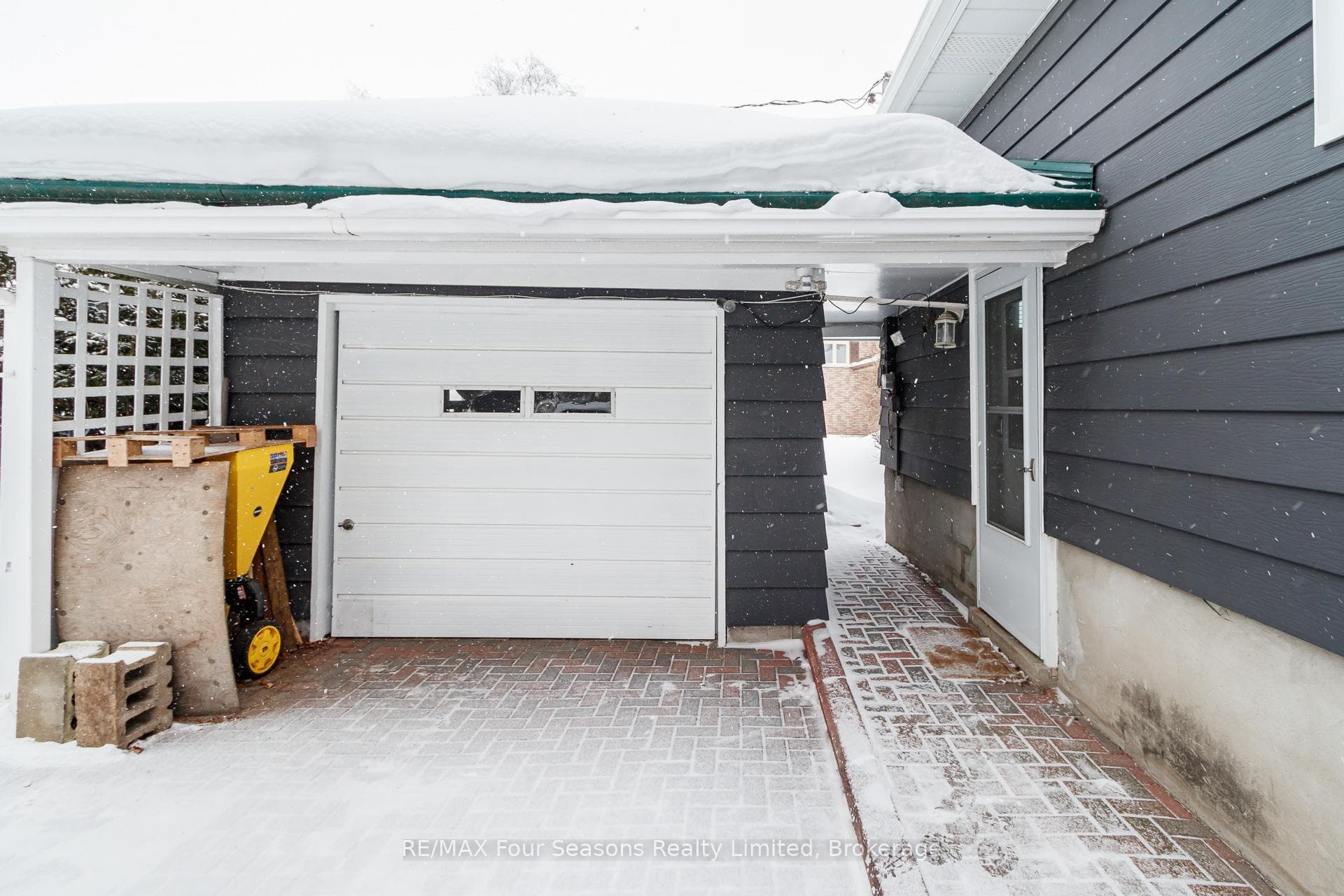 222 Charles Street photo 8