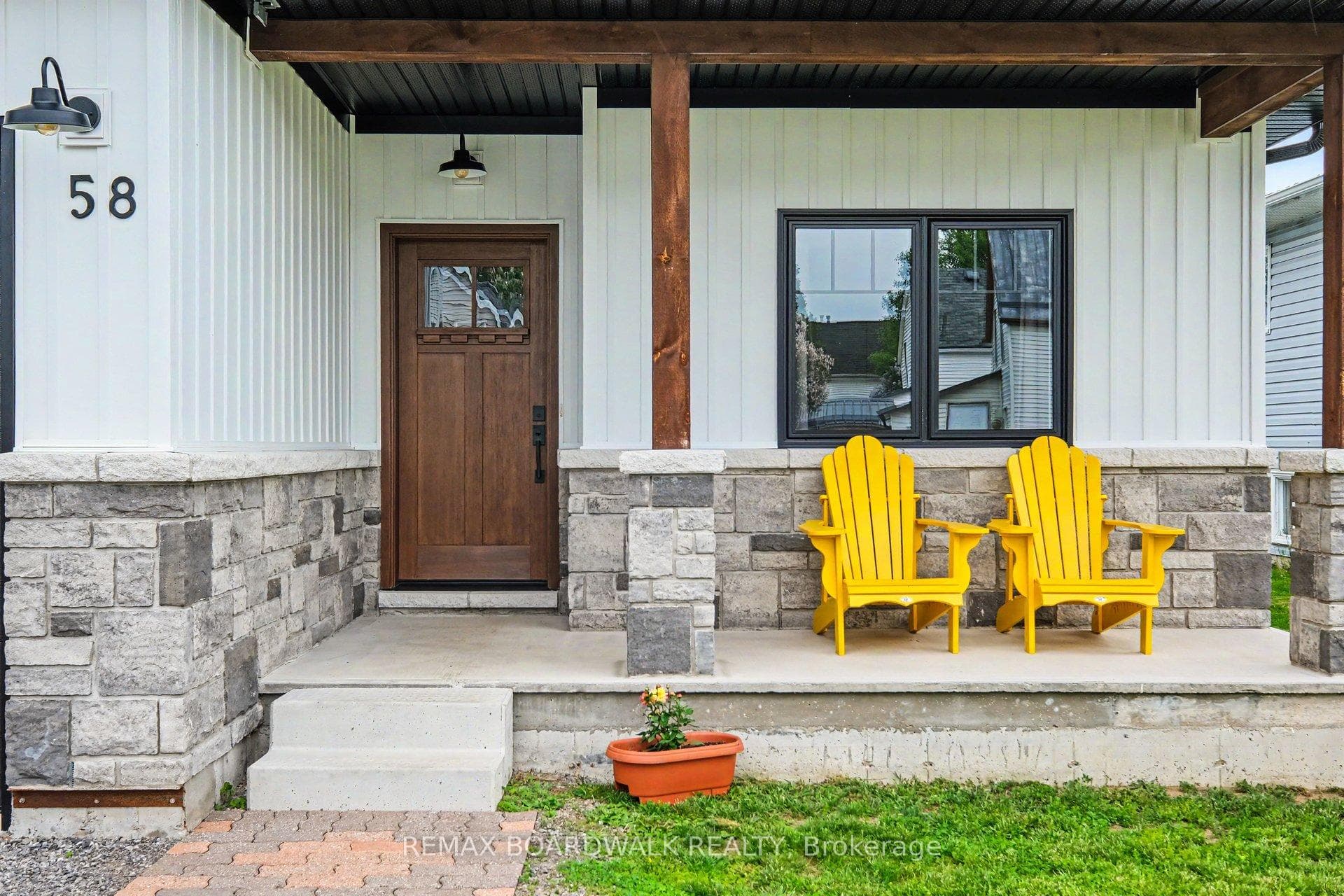 58 Adelaide Street photo 3