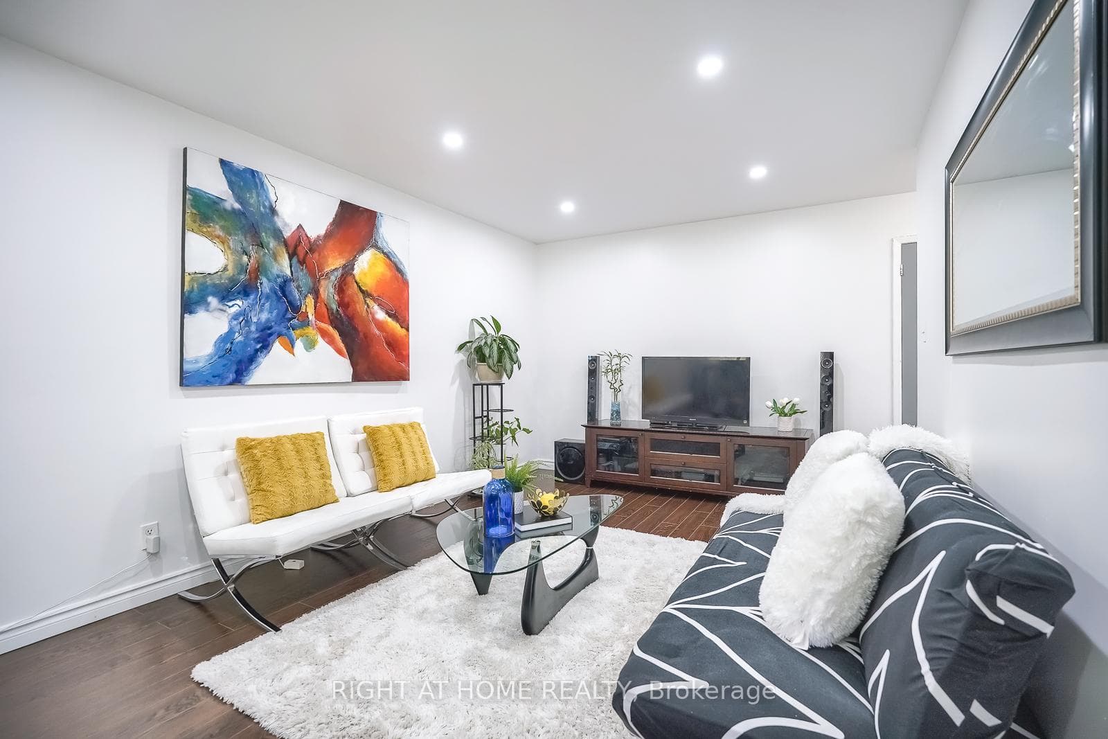 50 Verne Crescent Unit 2 photo 6