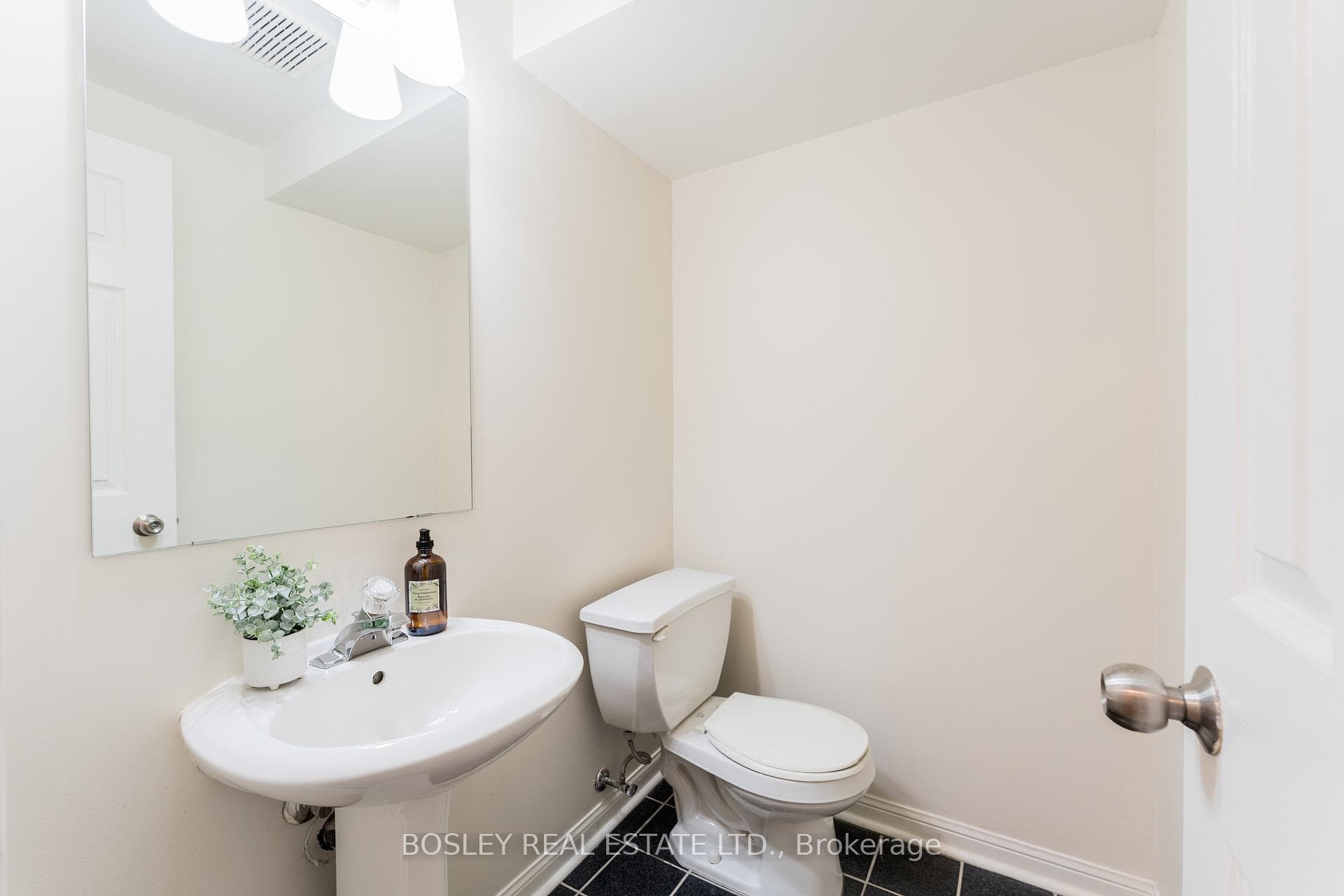 151 Merton Street Unit 12 photo 29