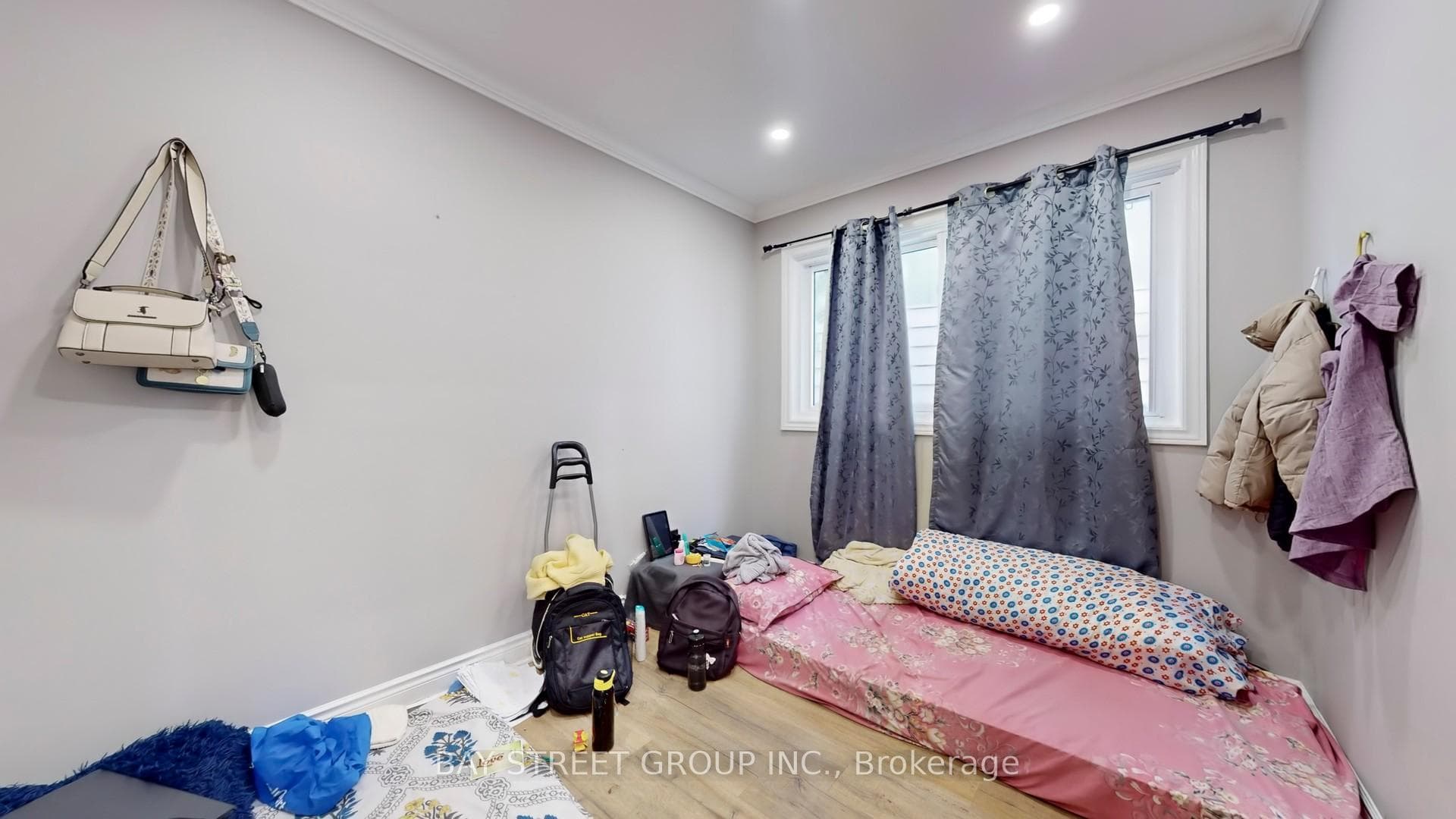 1500 Simcoe Street photo 11