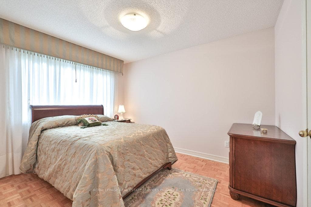 5310 Shackleton Way photo 20