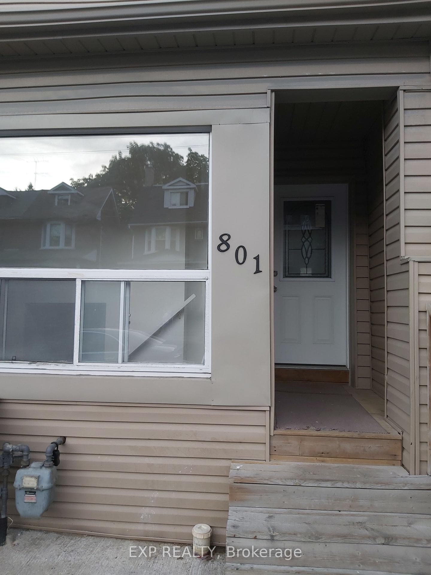 801 Pape Avenue Unit Lower photo 8