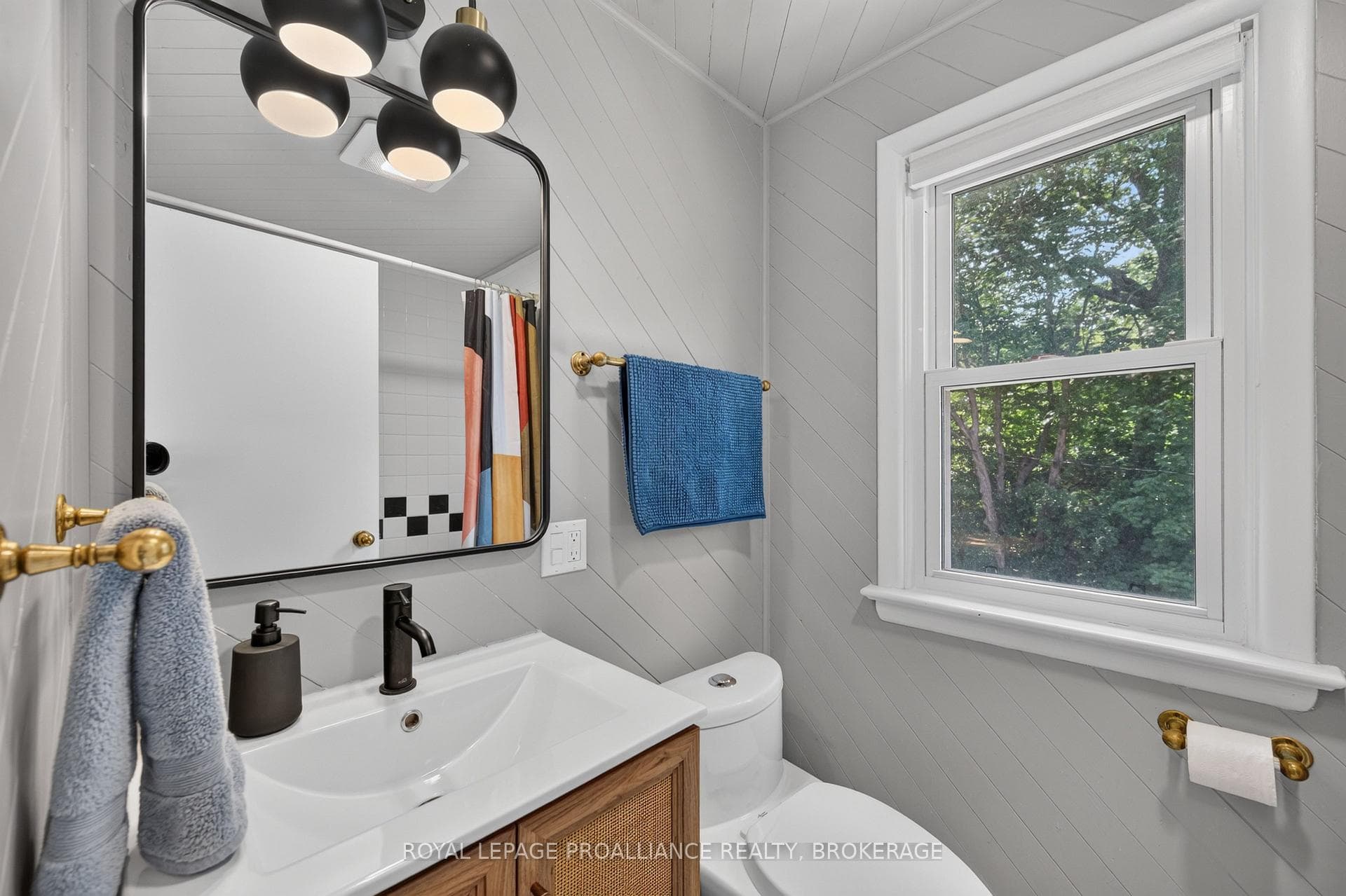 288 Yonge Street photo 19