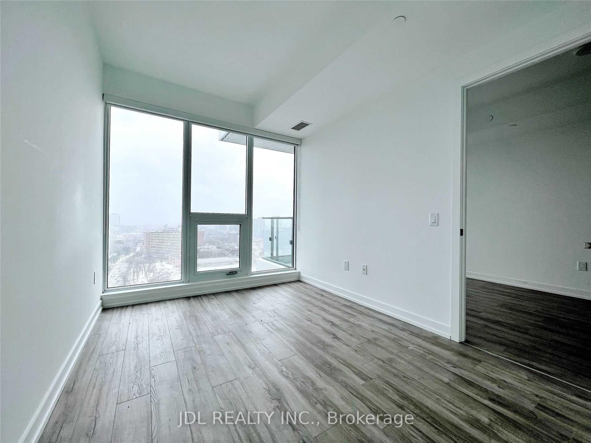 77 Shuter Street Unit 2608 photo 3