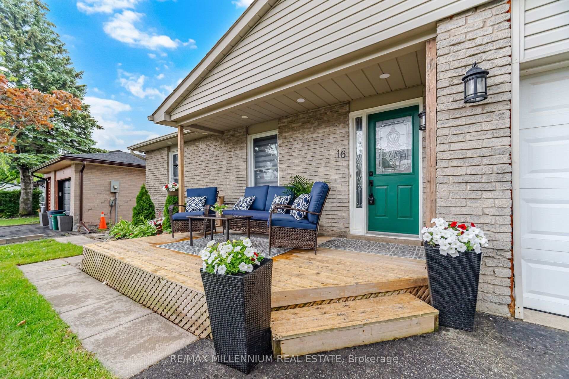 16 Brenda Boulevard photo 4