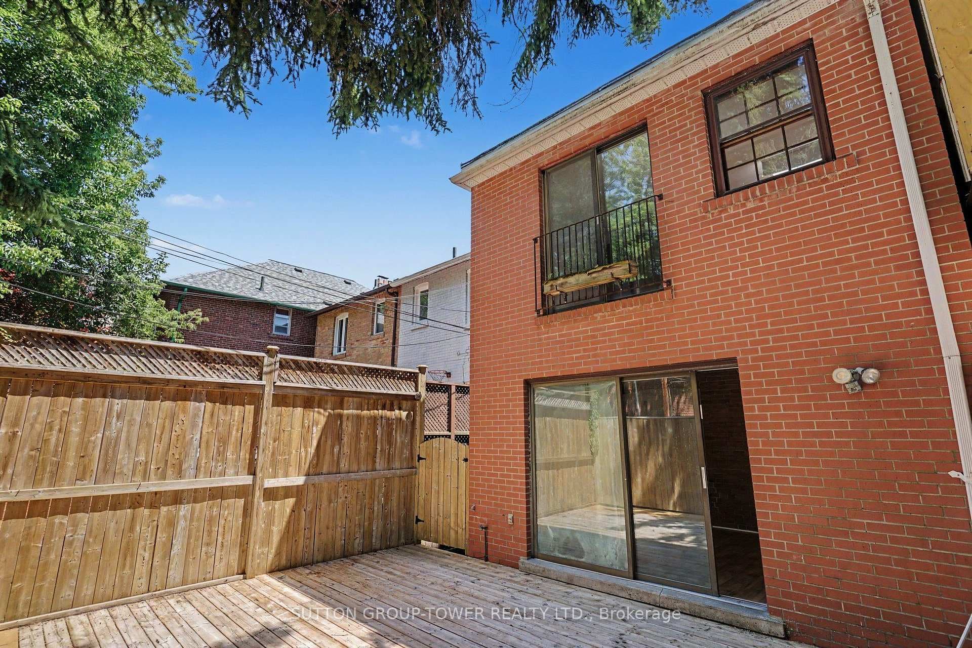 118 Castlefield Avenue photo 29