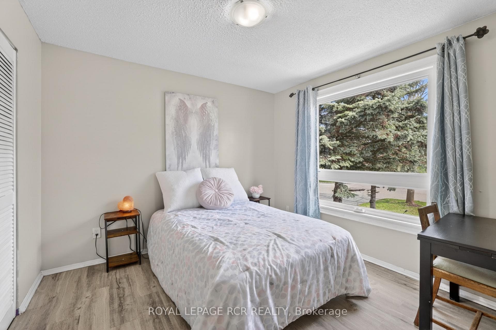 296 Whitehead Crescent photo 13