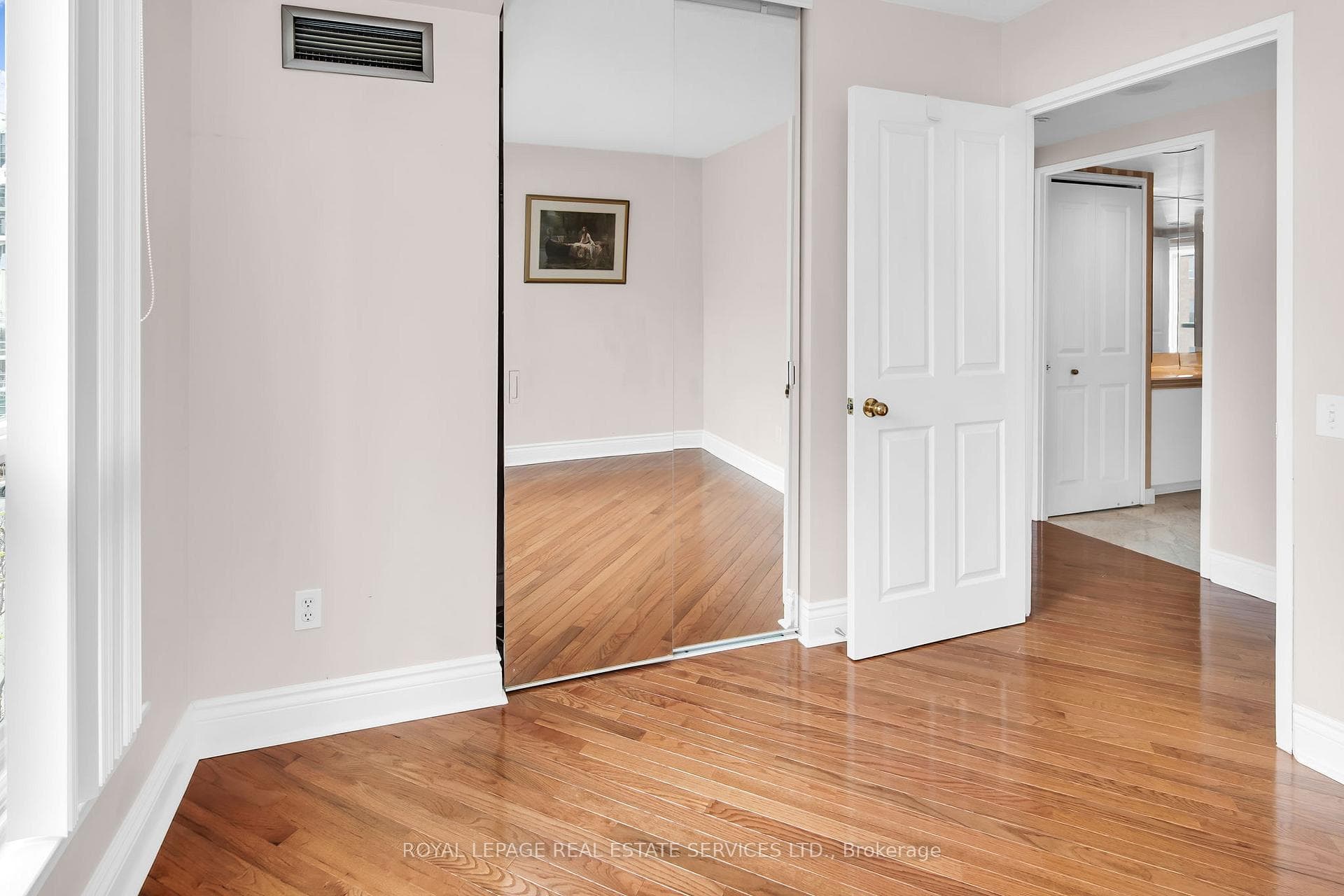 942 Yonge Street Unit 417 photo 21