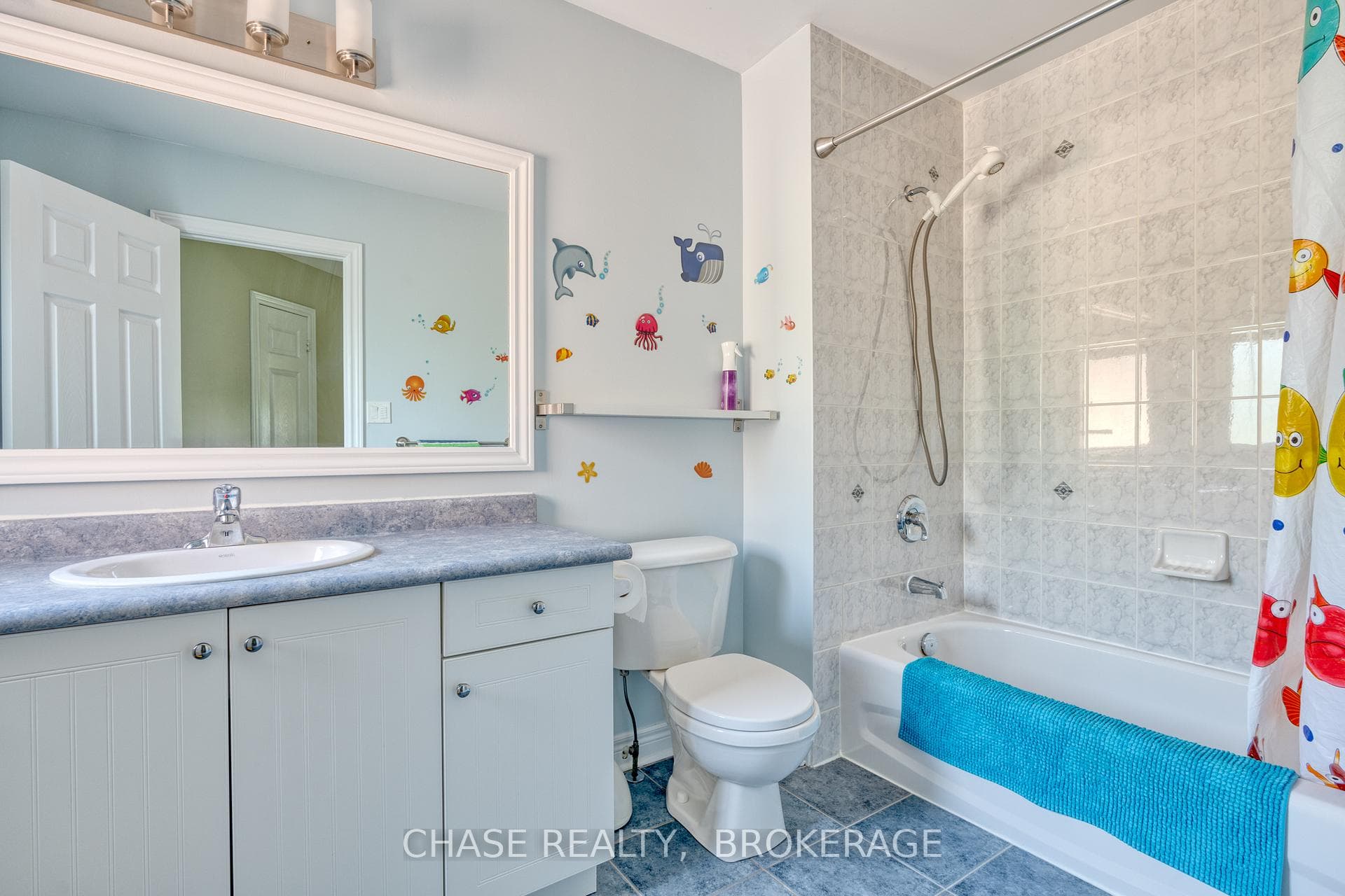 83 LIVINGSTONE Drive photo 32