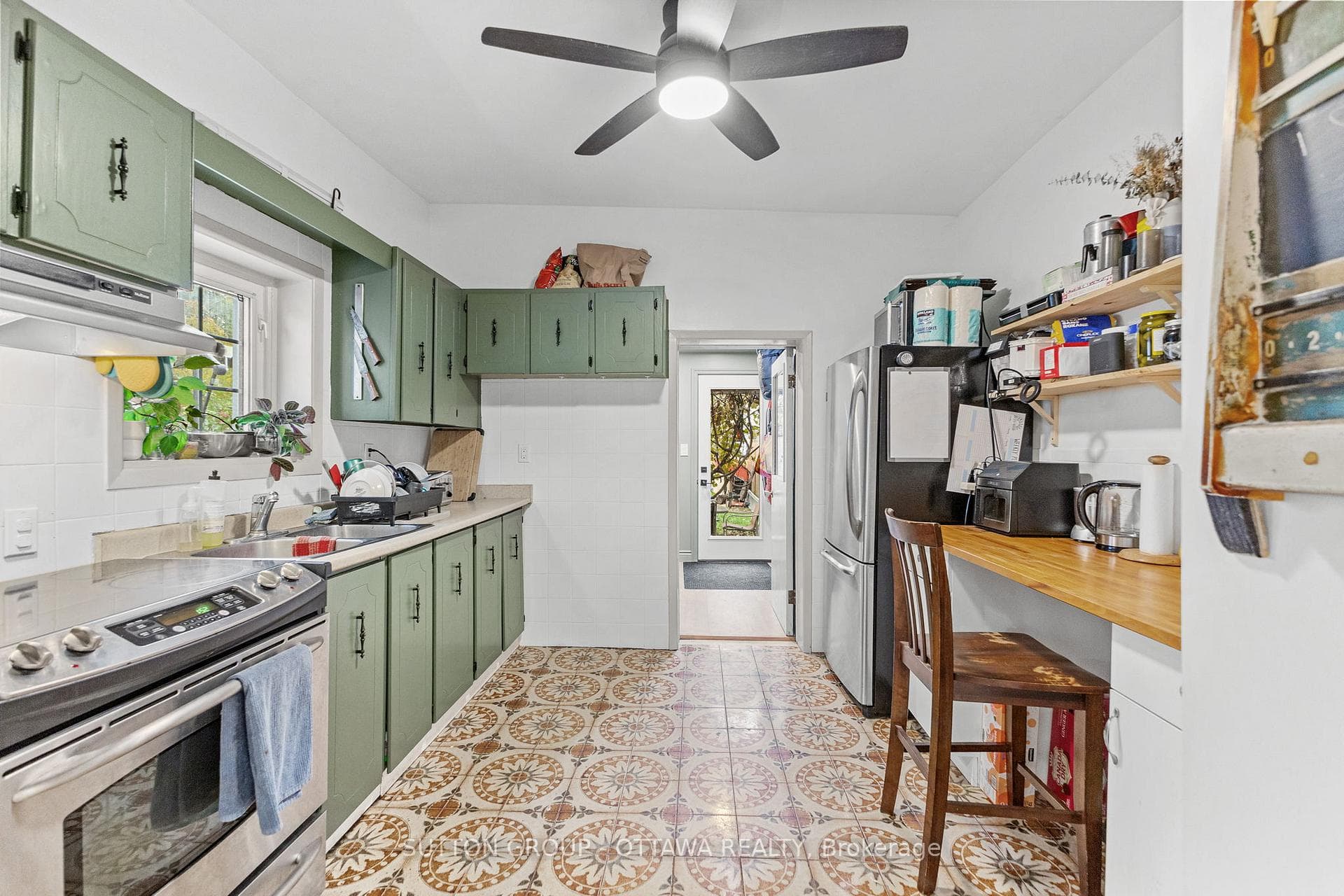 154 Arlington Avenue photo 9