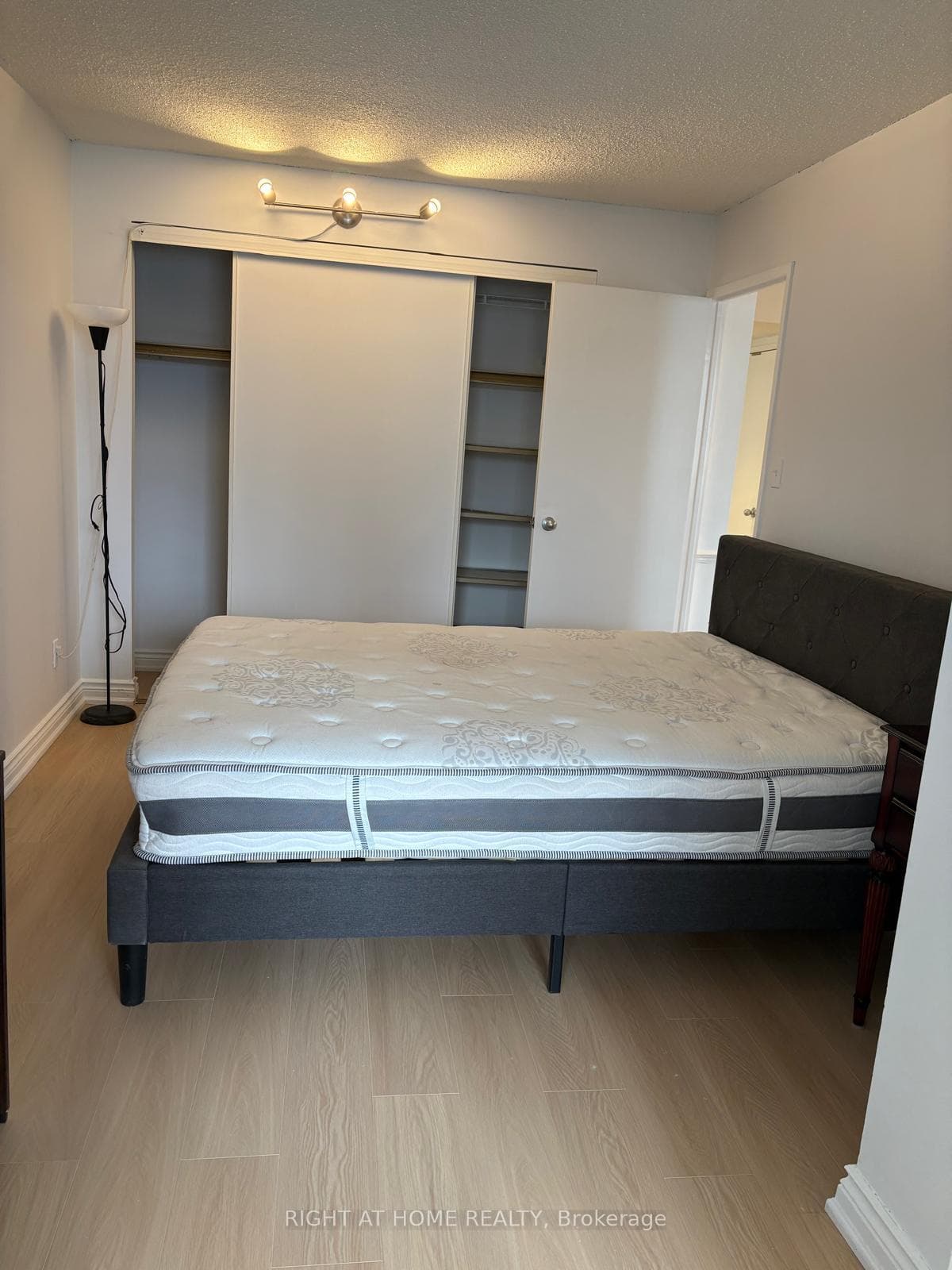 633 Bay Street Unit 2309 photo 12
